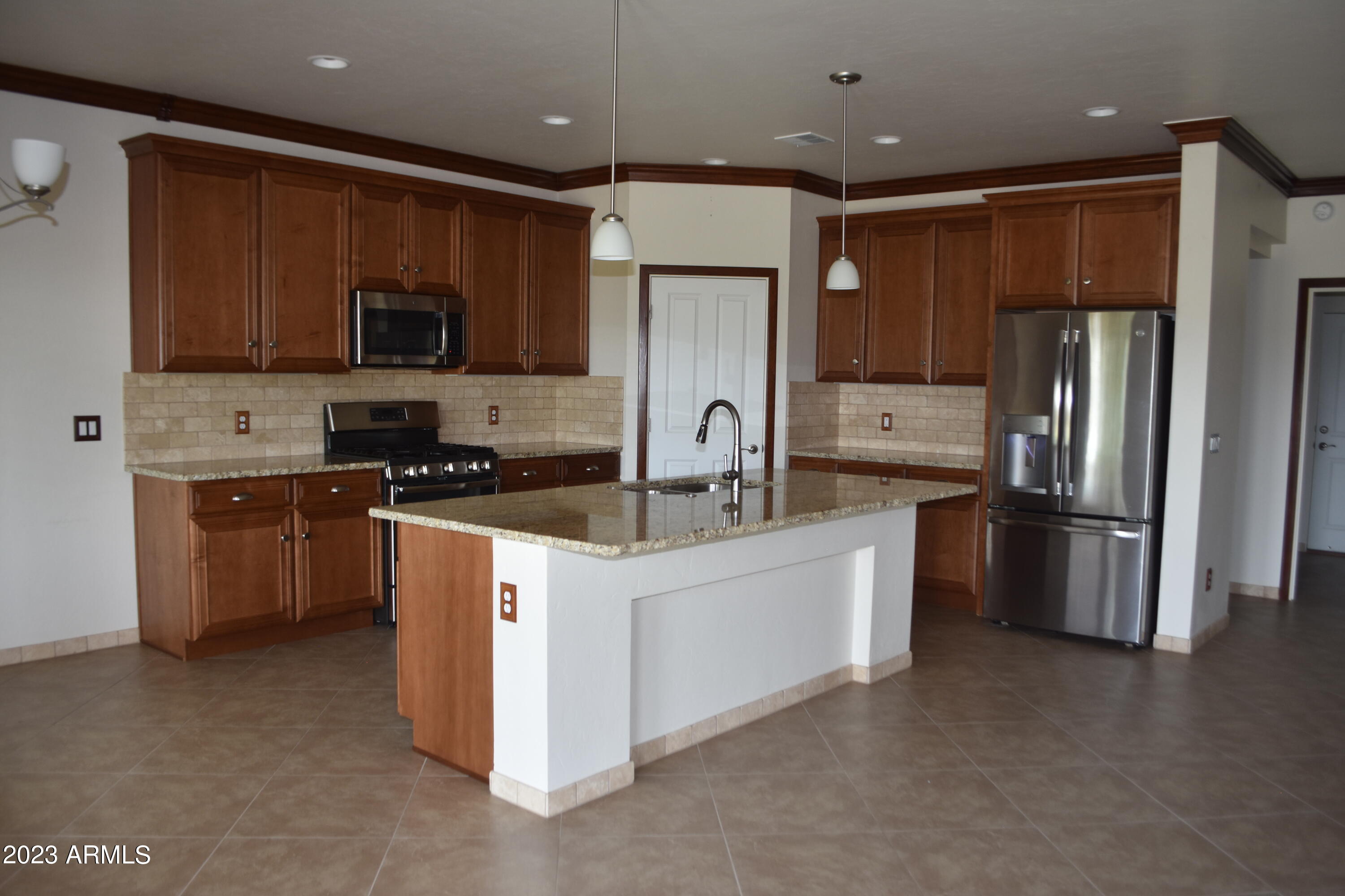 Mesa Verde Estate - Residential Lease