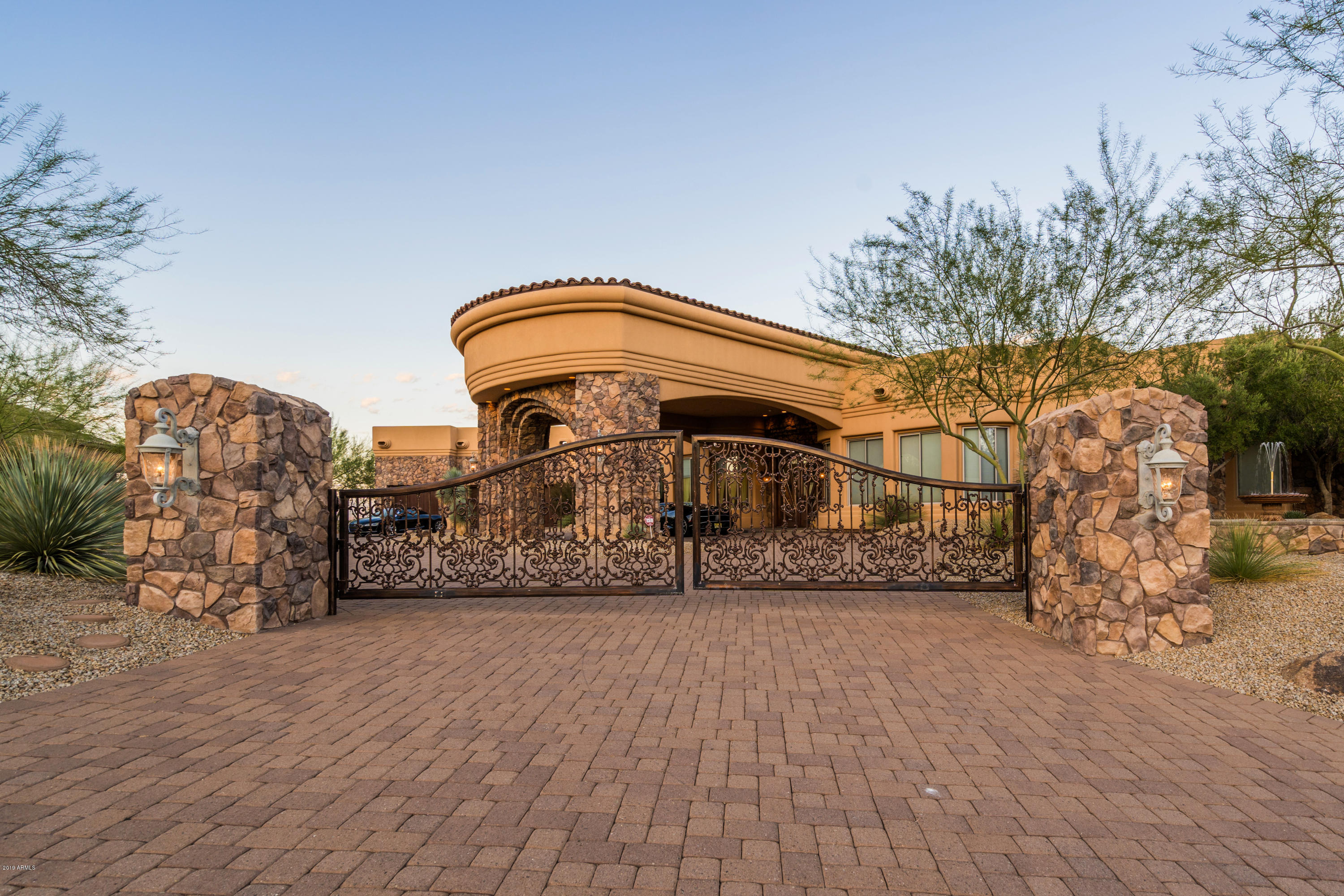 FOUNTAIN HILLS Hill Top - Residential