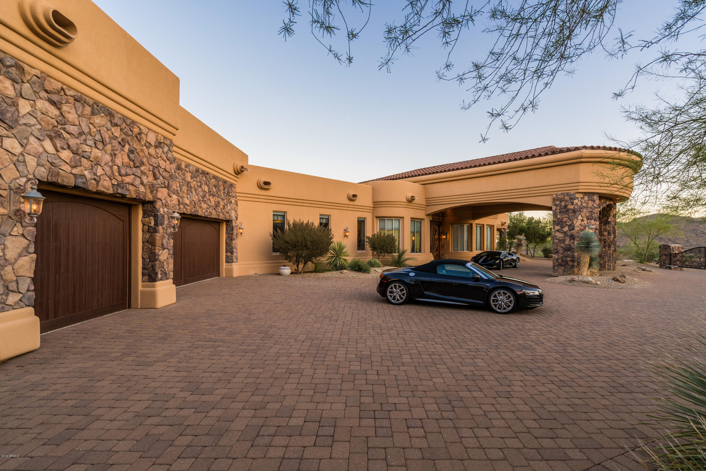 FOUNTAIN HILLS Hill Top - Residential