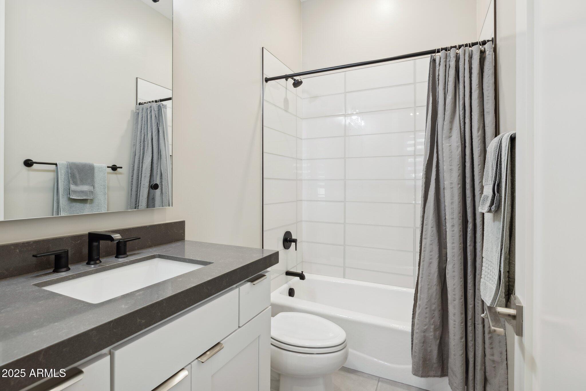 ADERO CANYON PARCEL 6 REPLAT - Residential