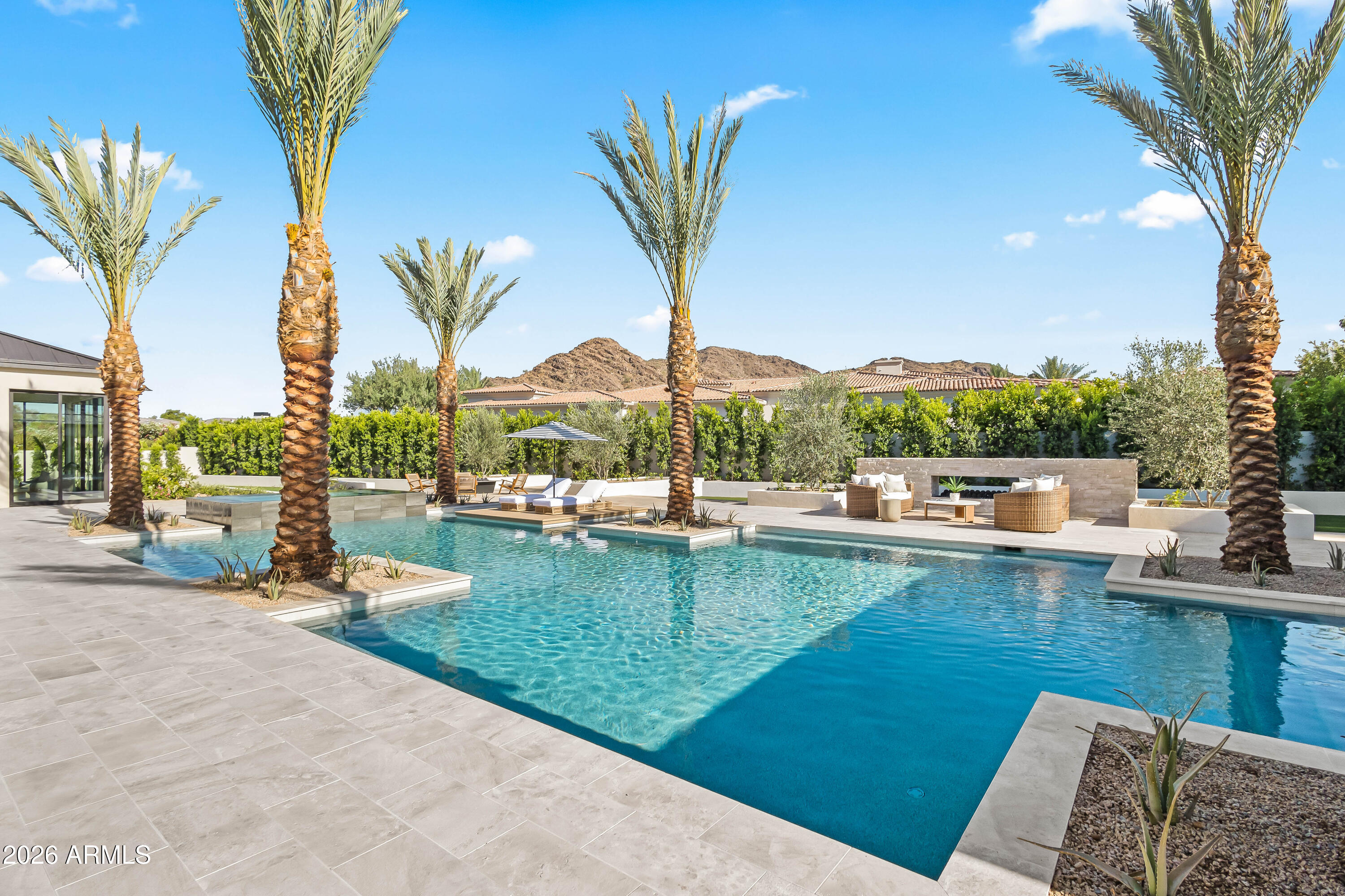 MOCKINGBIRD SQUARE - Residential