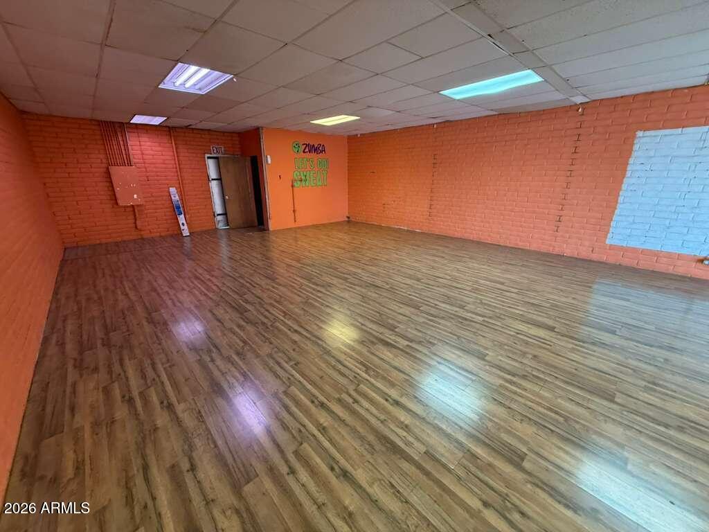 DOUGLAS - Commercial Lease