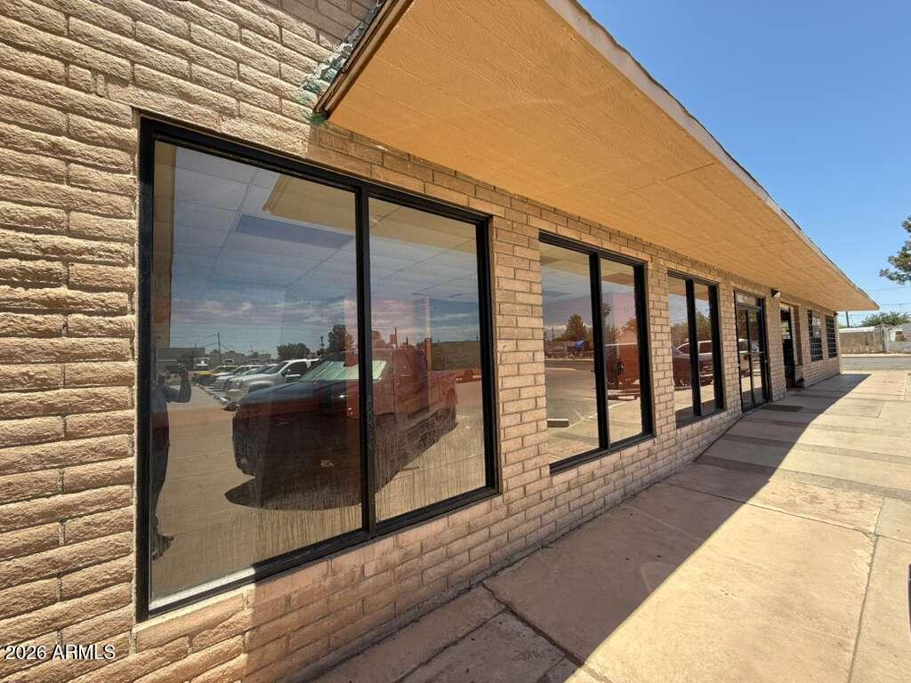 DOUGLAS - Commercial Lease