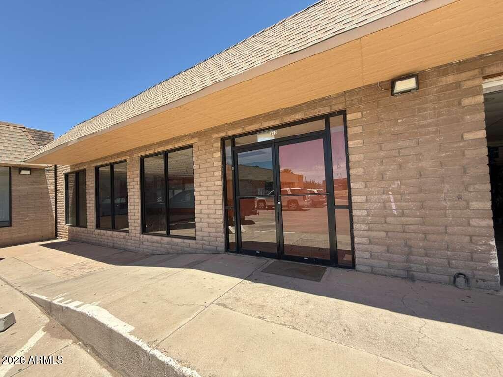 DOUGLAS - Commercial Lease