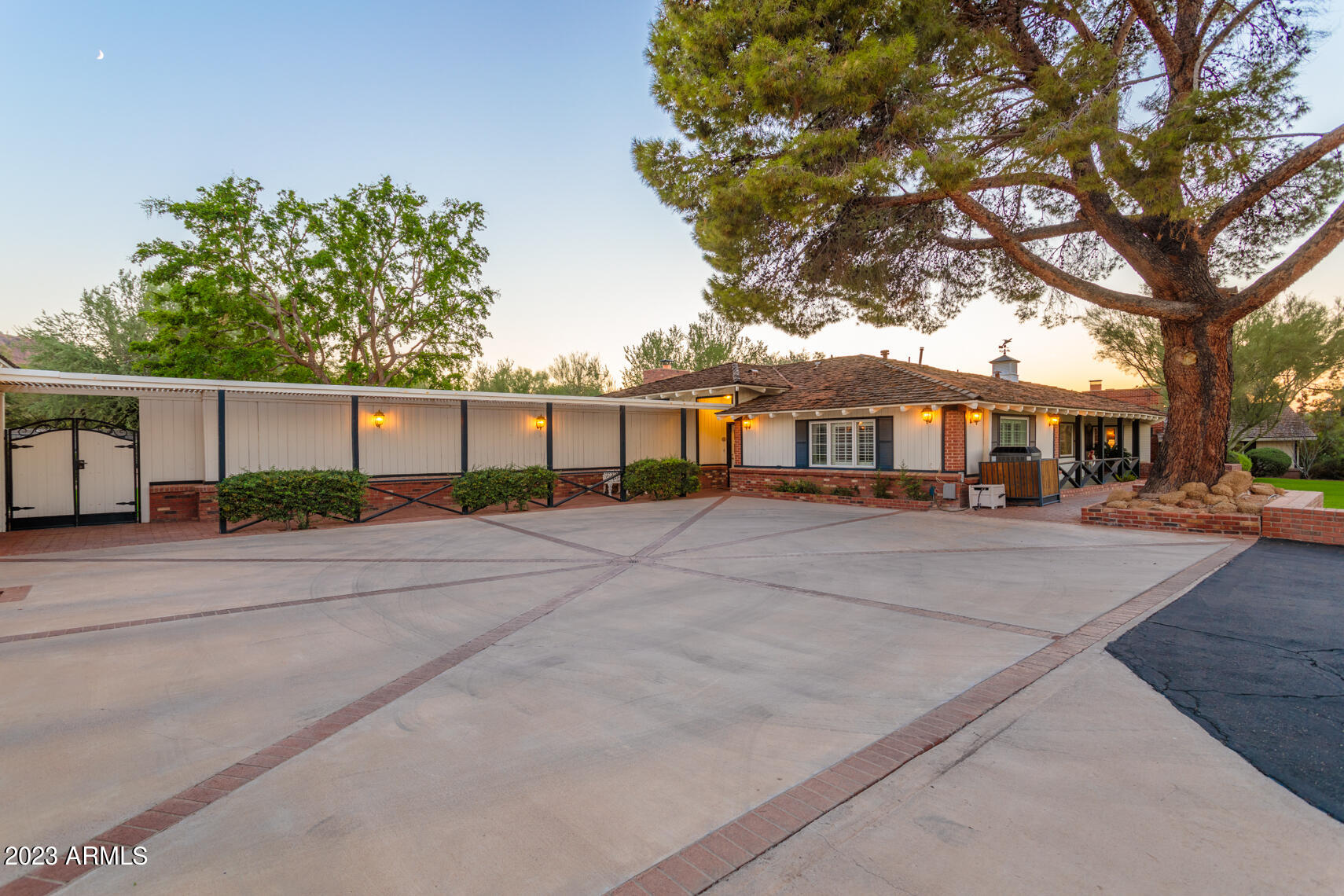 HACIENDA ESTATES - Residential