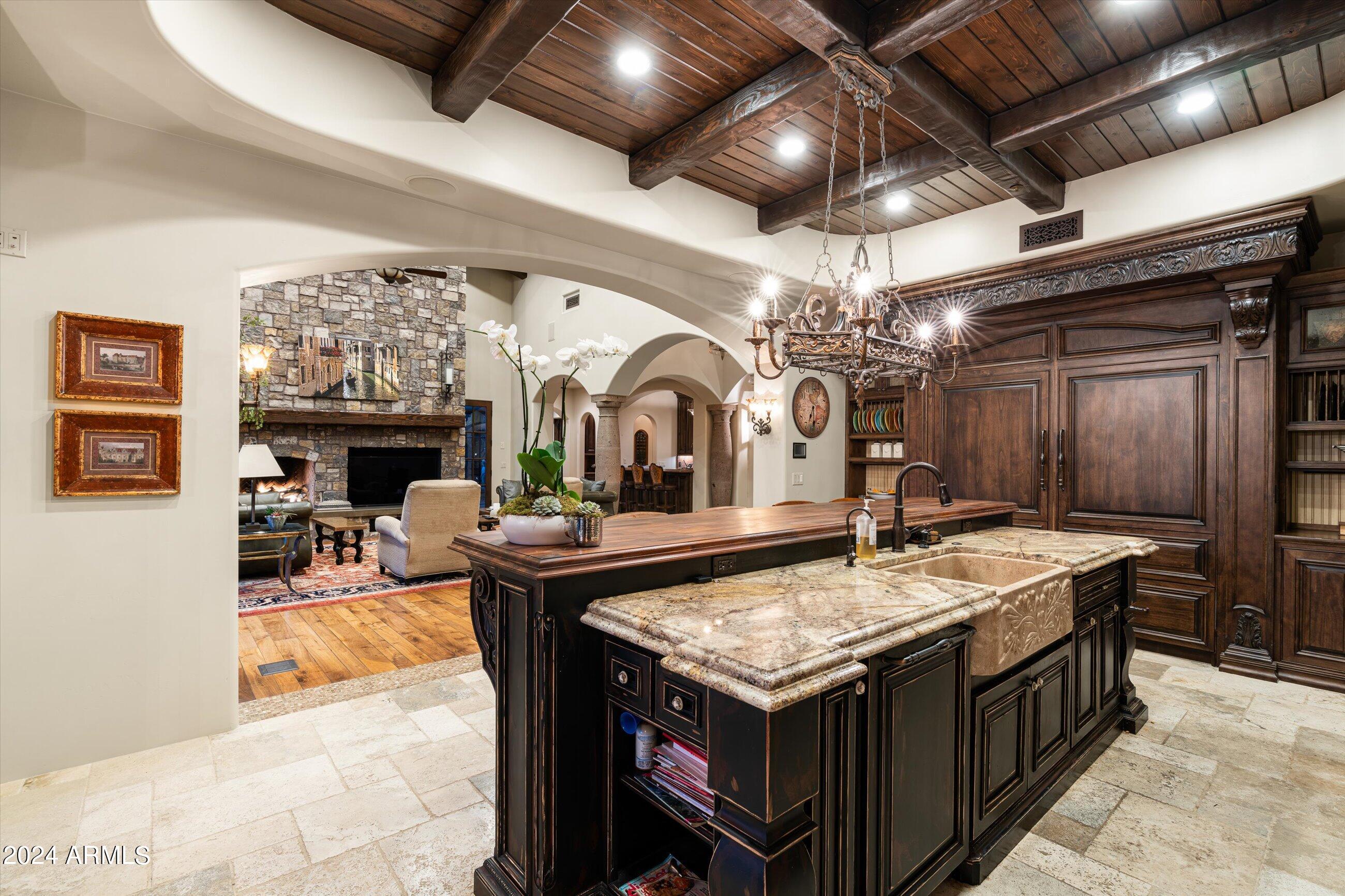WHISPER ROCK - Residential