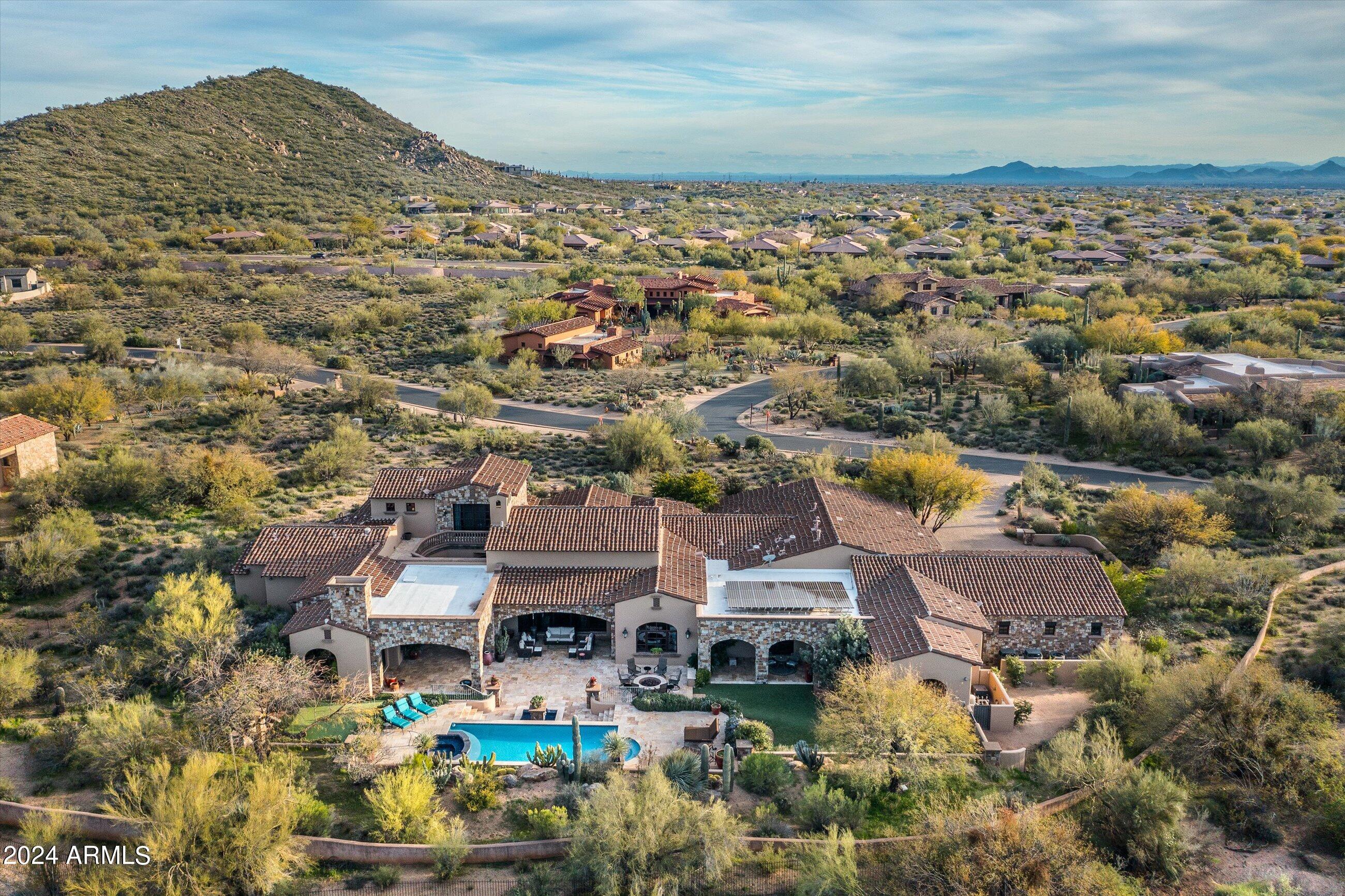WHISPER ROCK - Residential