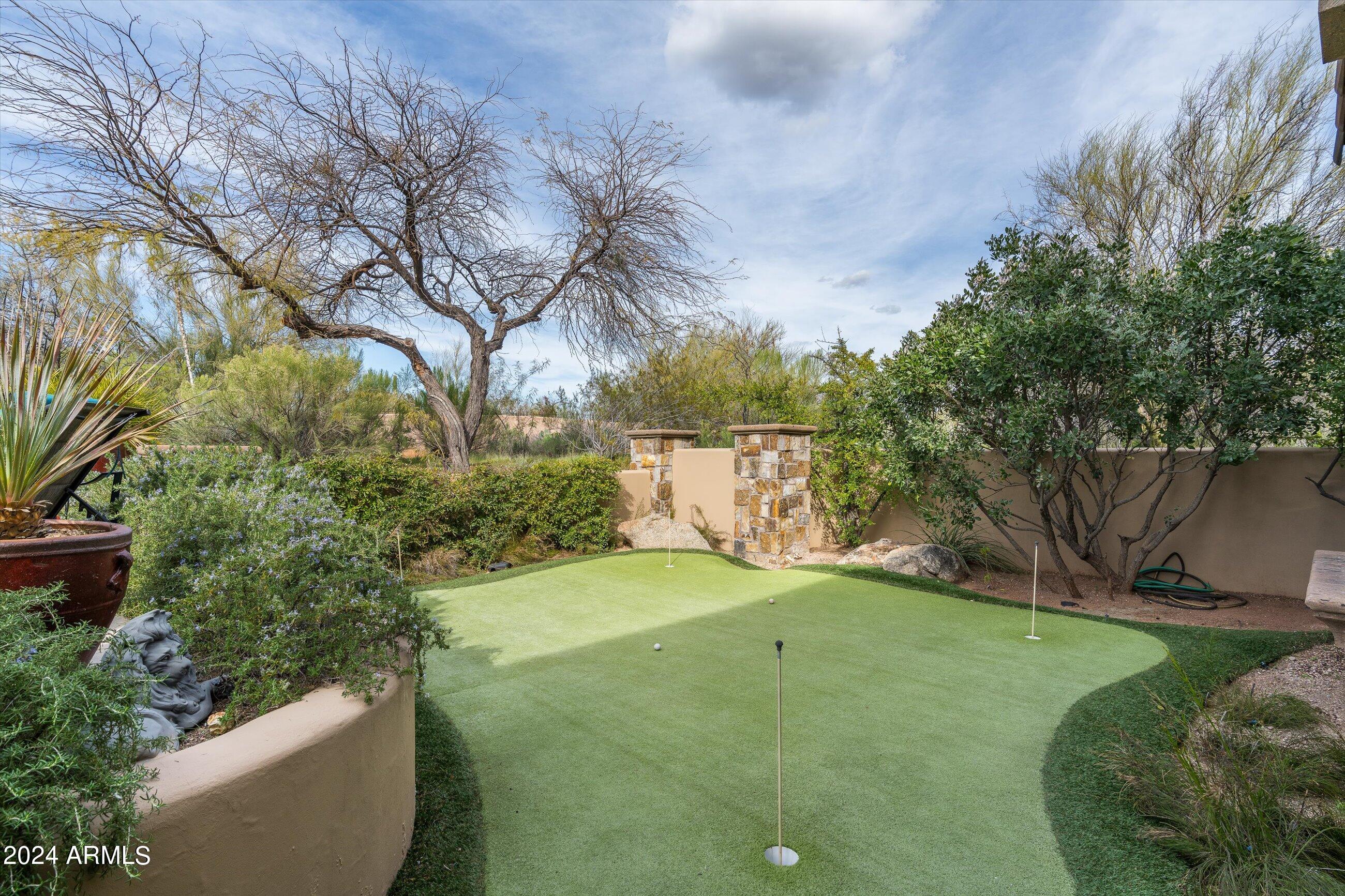 WHISPER ROCK - Residential