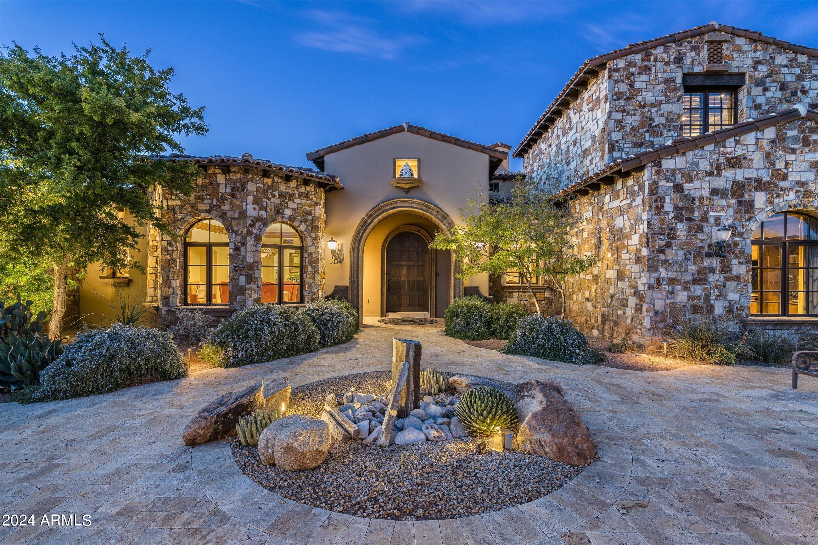 WHISPER ROCK - Residential
