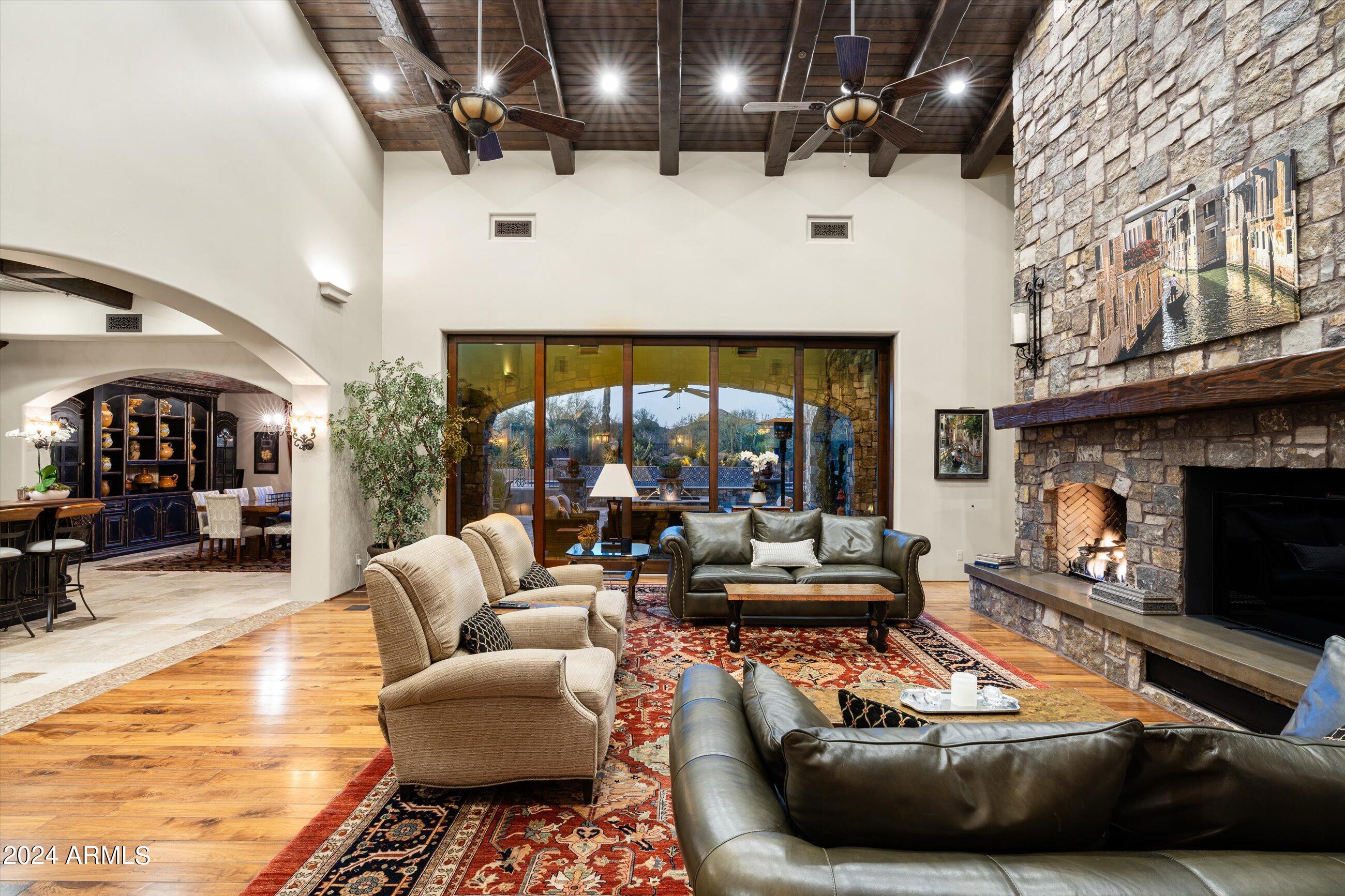 WHISPER ROCK - Residential