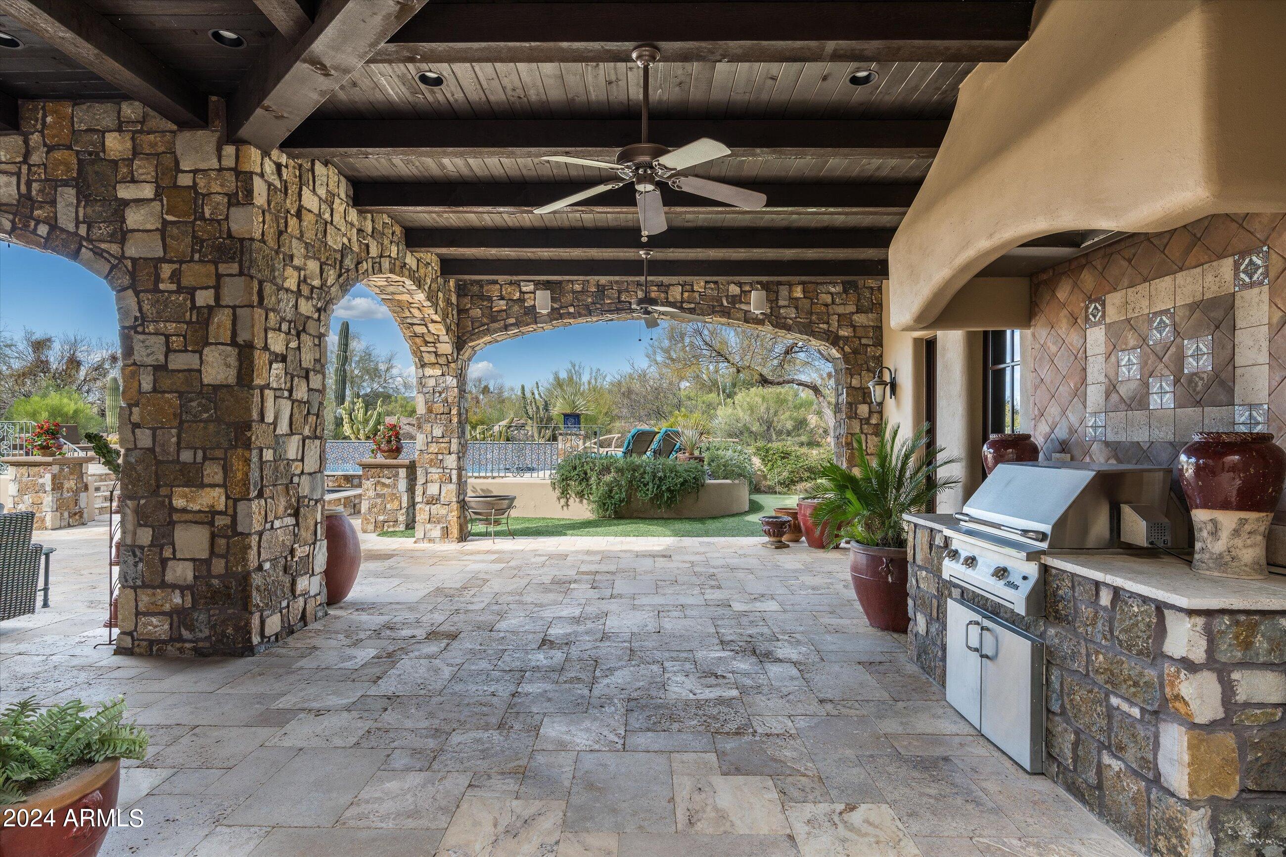 WHISPER ROCK - Residential