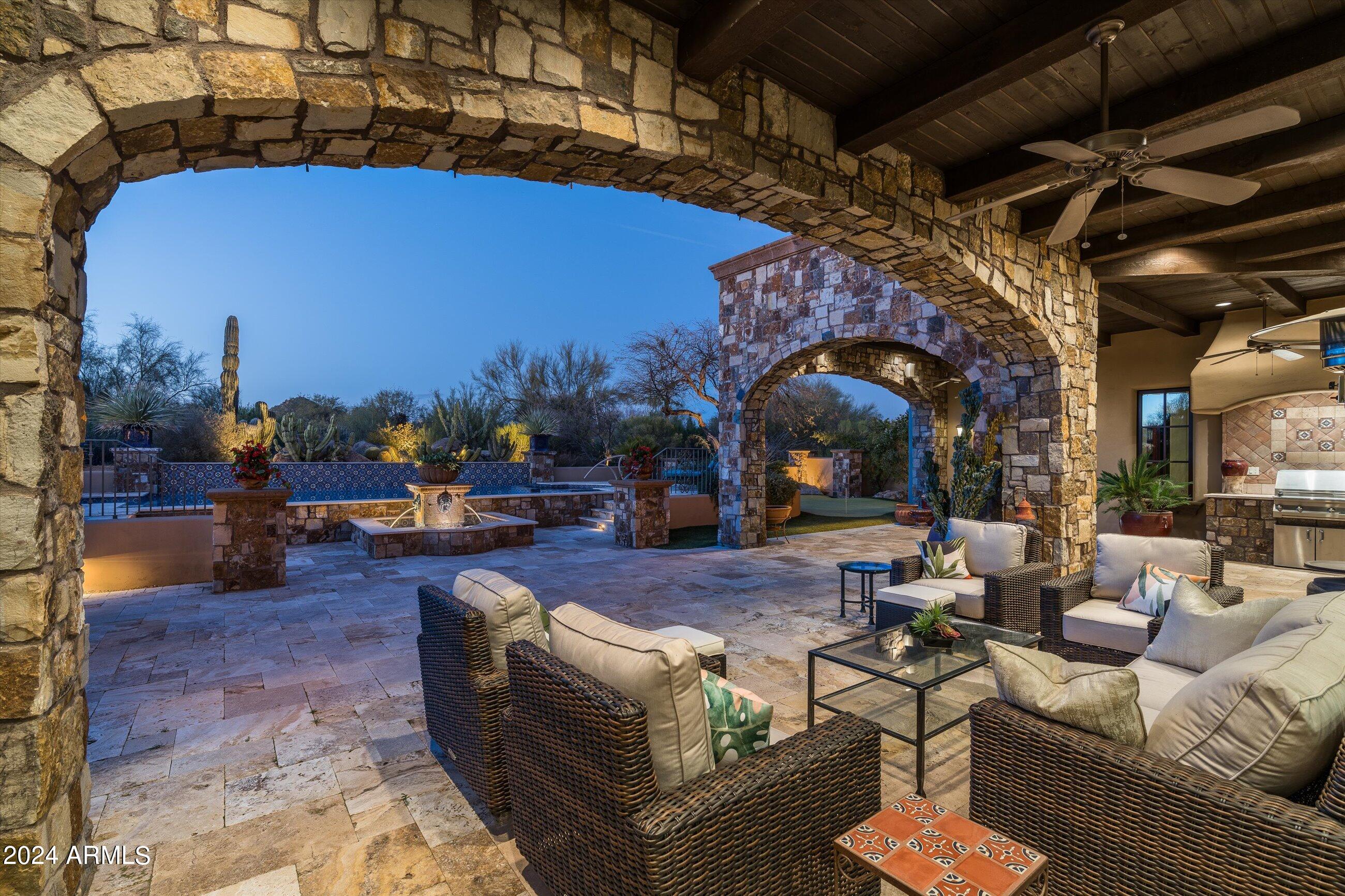 WHISPER ROCK - Residential