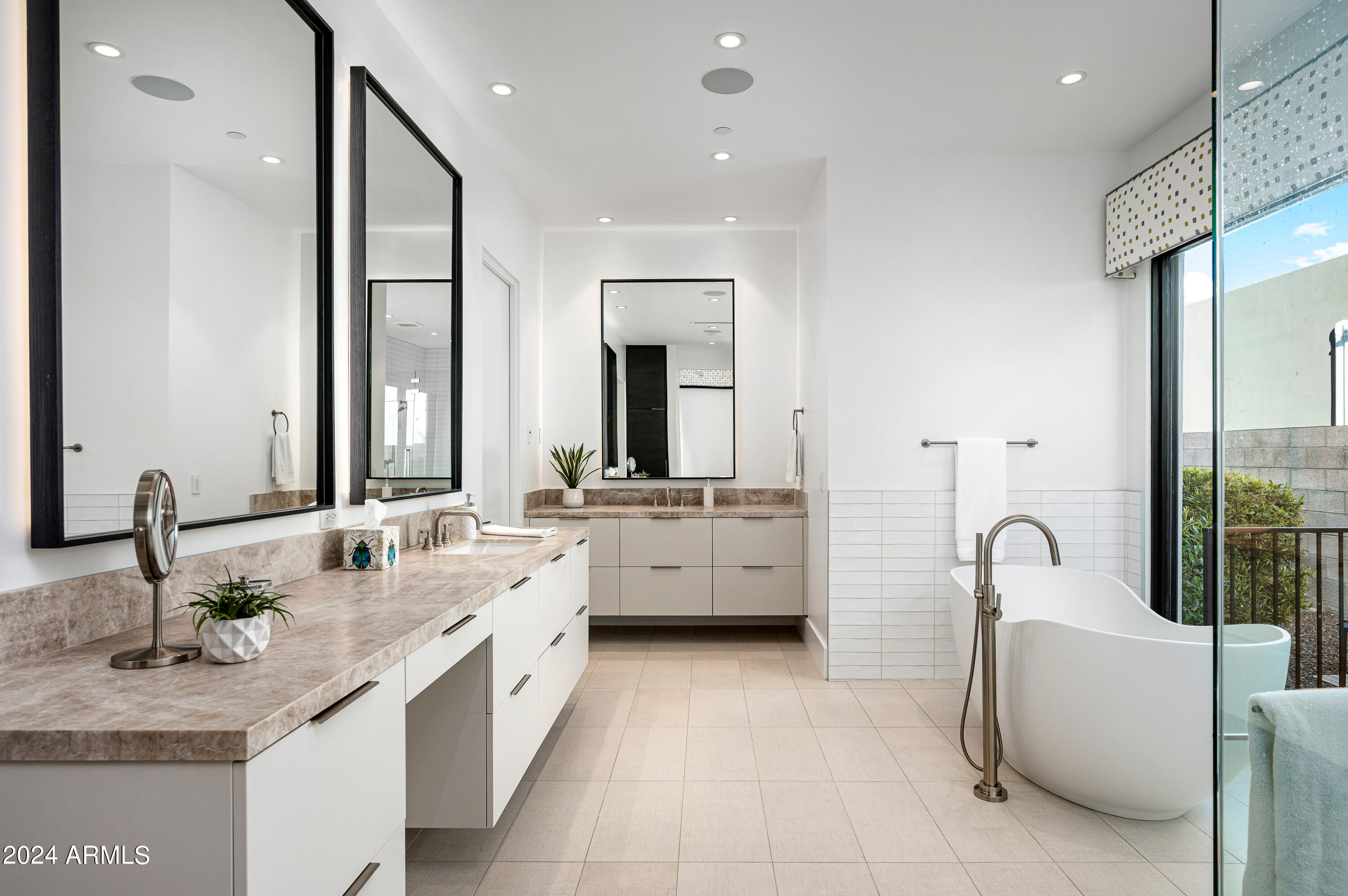 RITZ-CARLTON PARCEL B - Residential