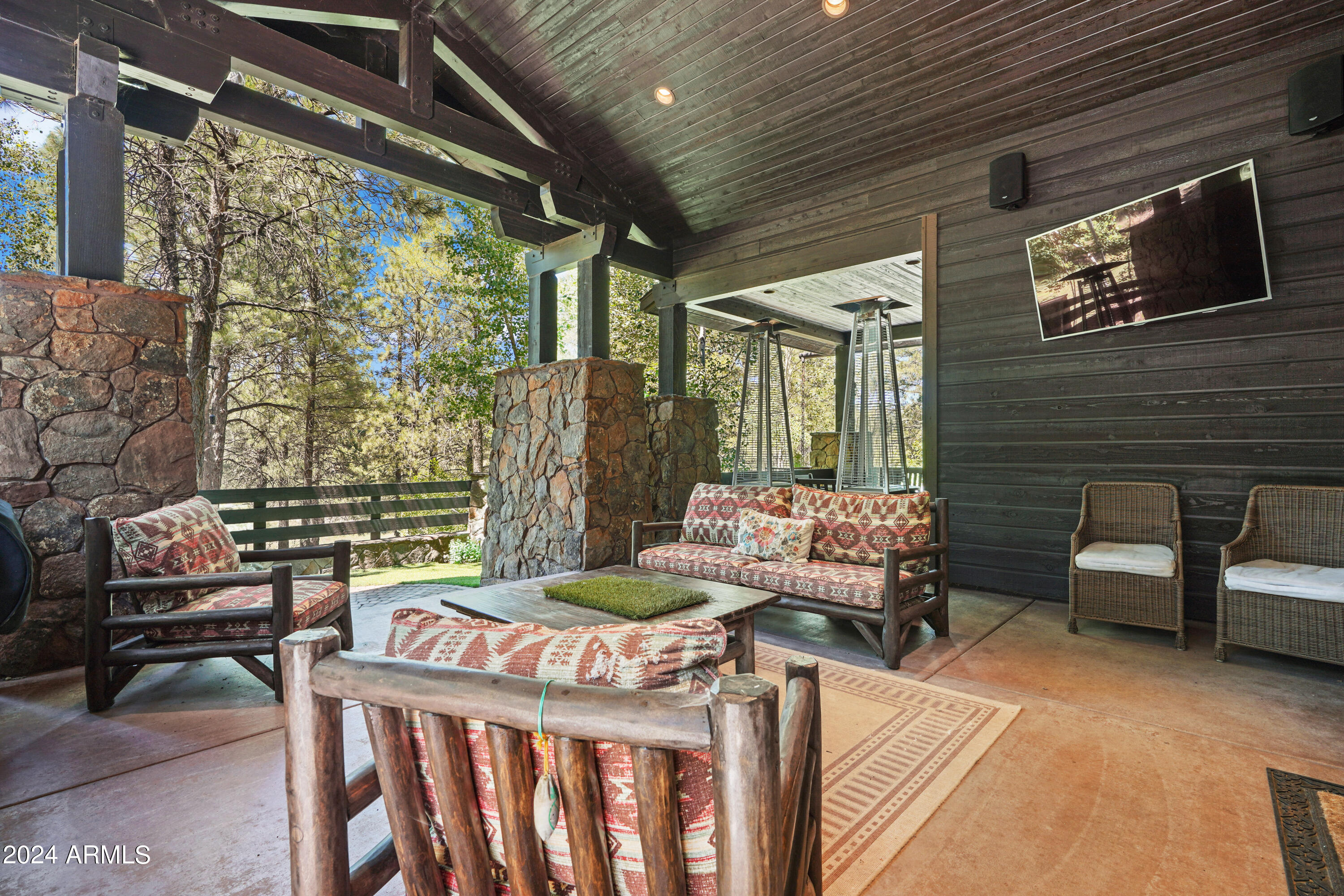 Pine Canyon Estates - Residential