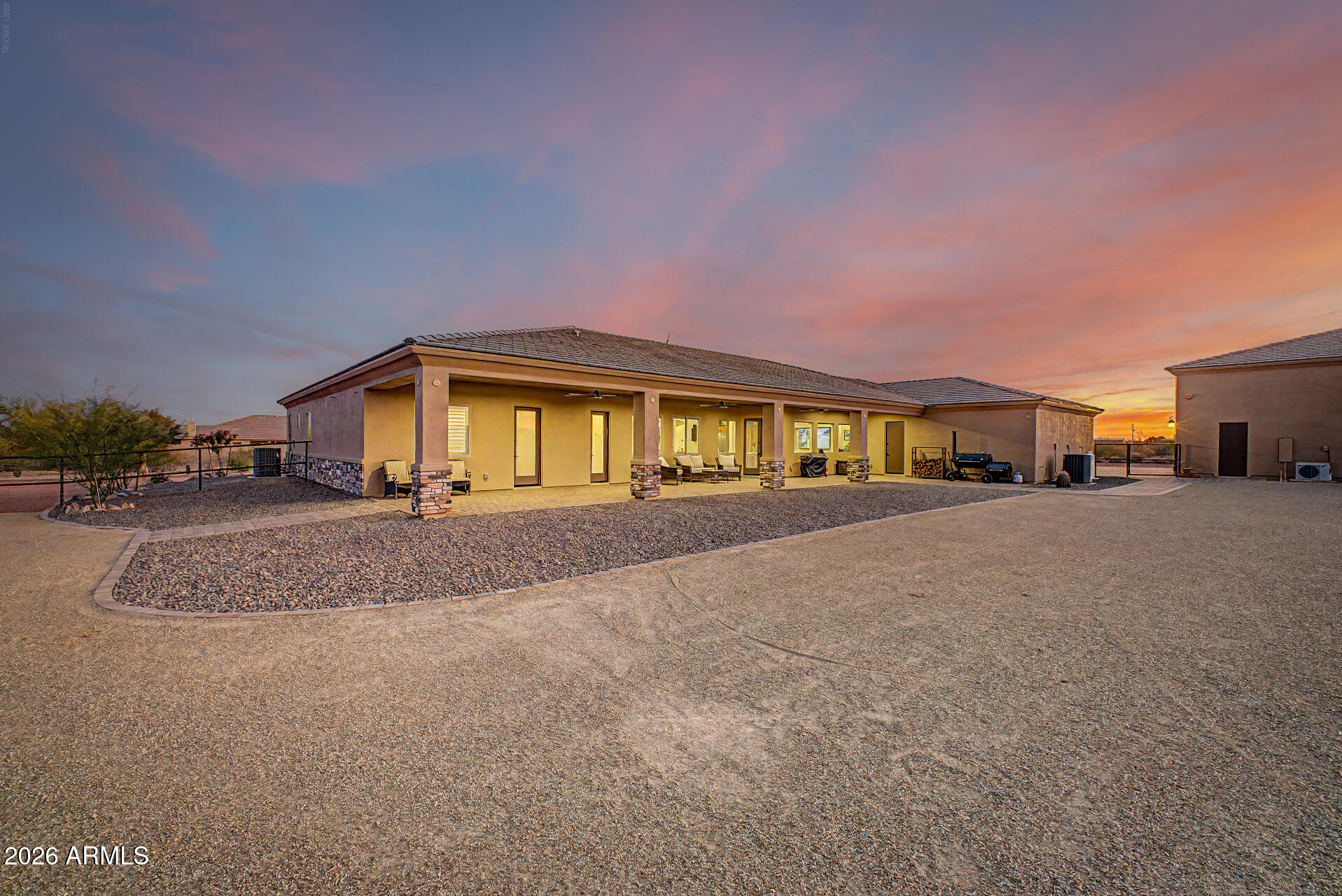 SAGUARO VIEW - Residential