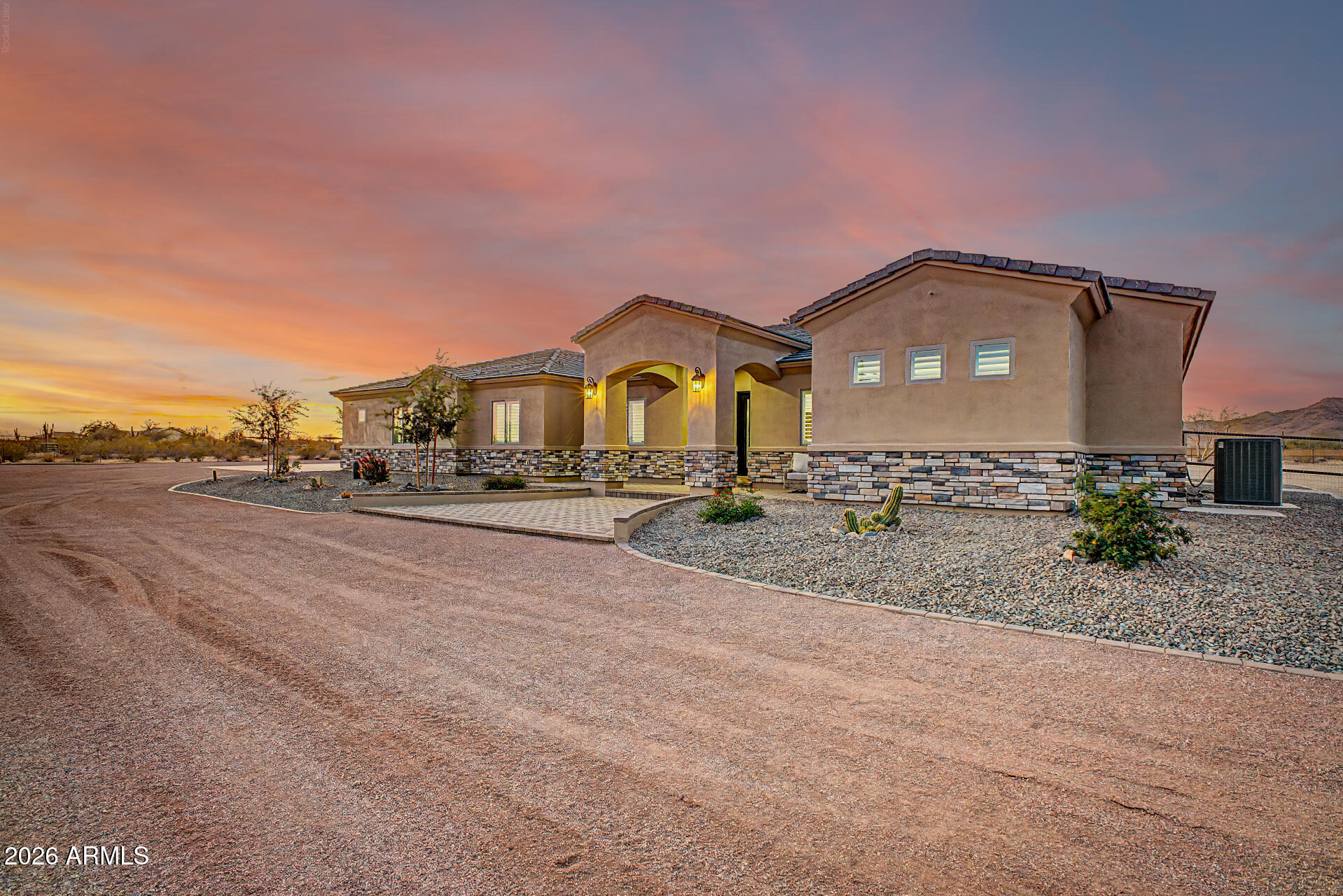 SAGUARO VIEW - Residential