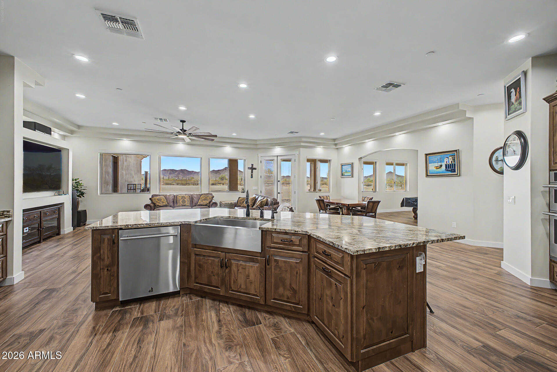 SAGUARO VIEW - Residential