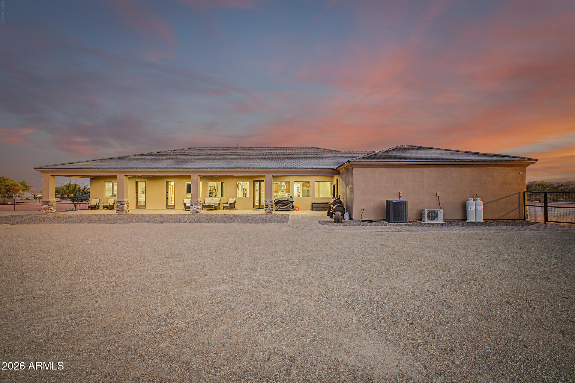 SAGUARO VIEW - Residential