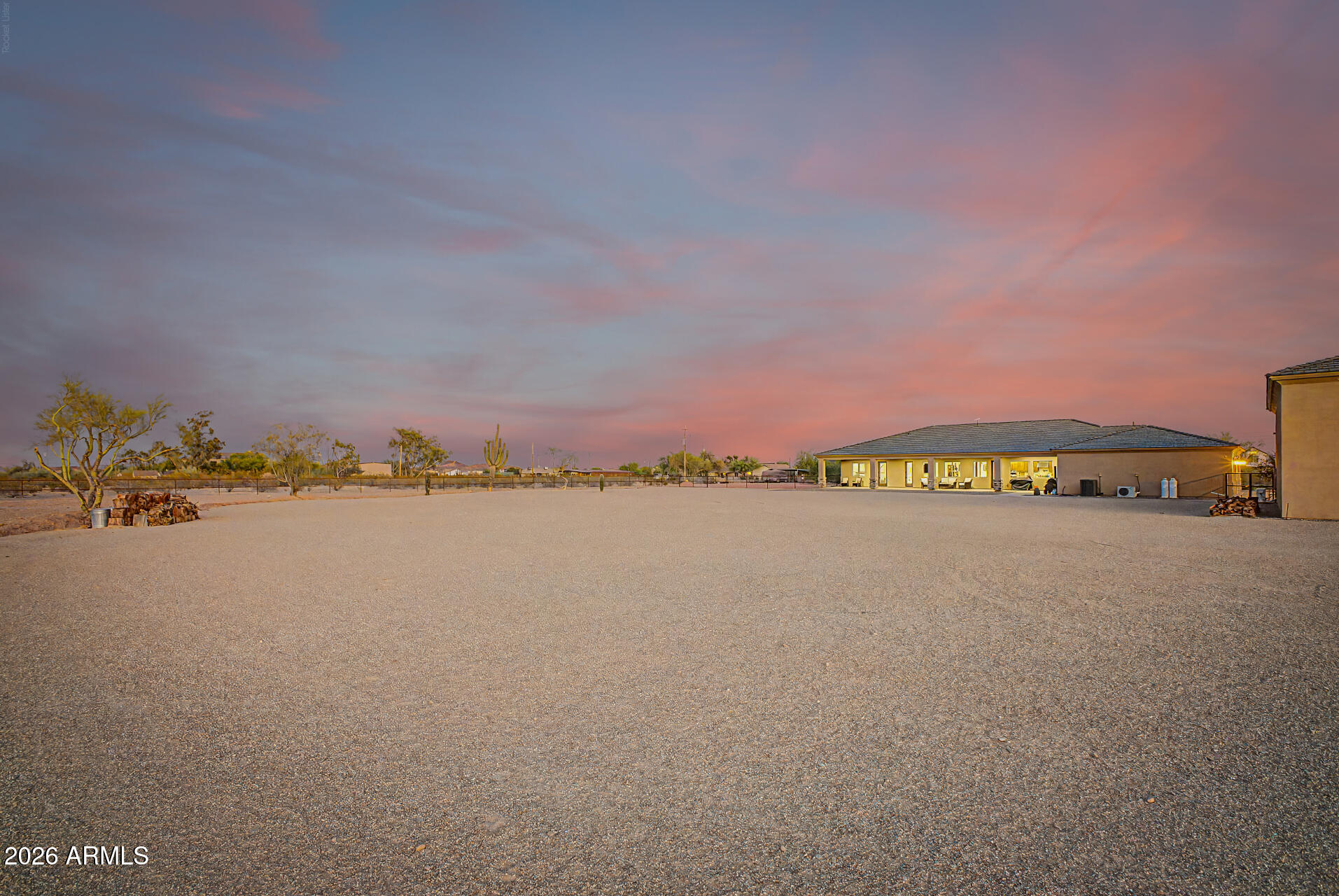 SAGUARO VIEW - Residential