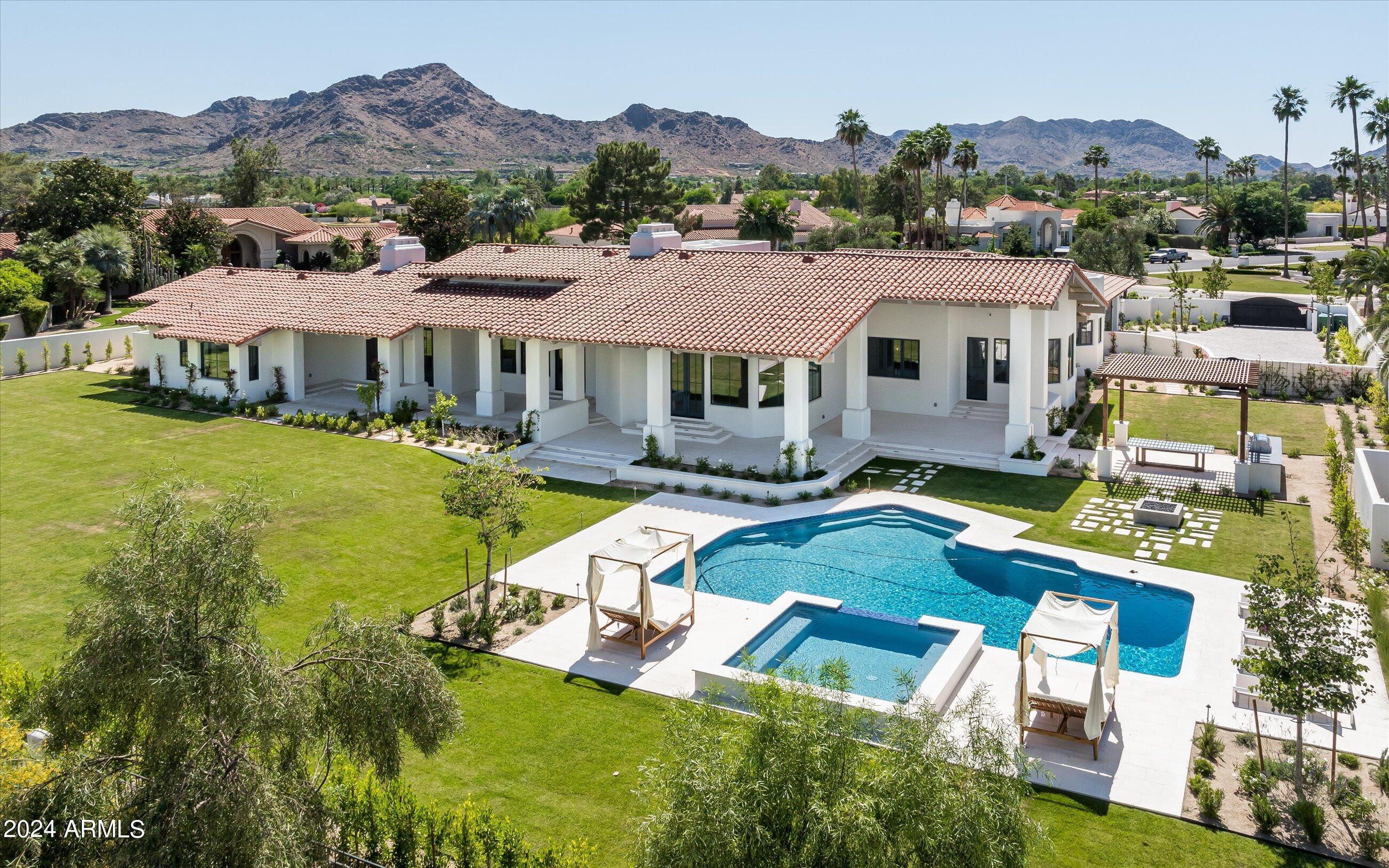CAMELBACK COUNTRY ESTATES UNIT 1 - Residential