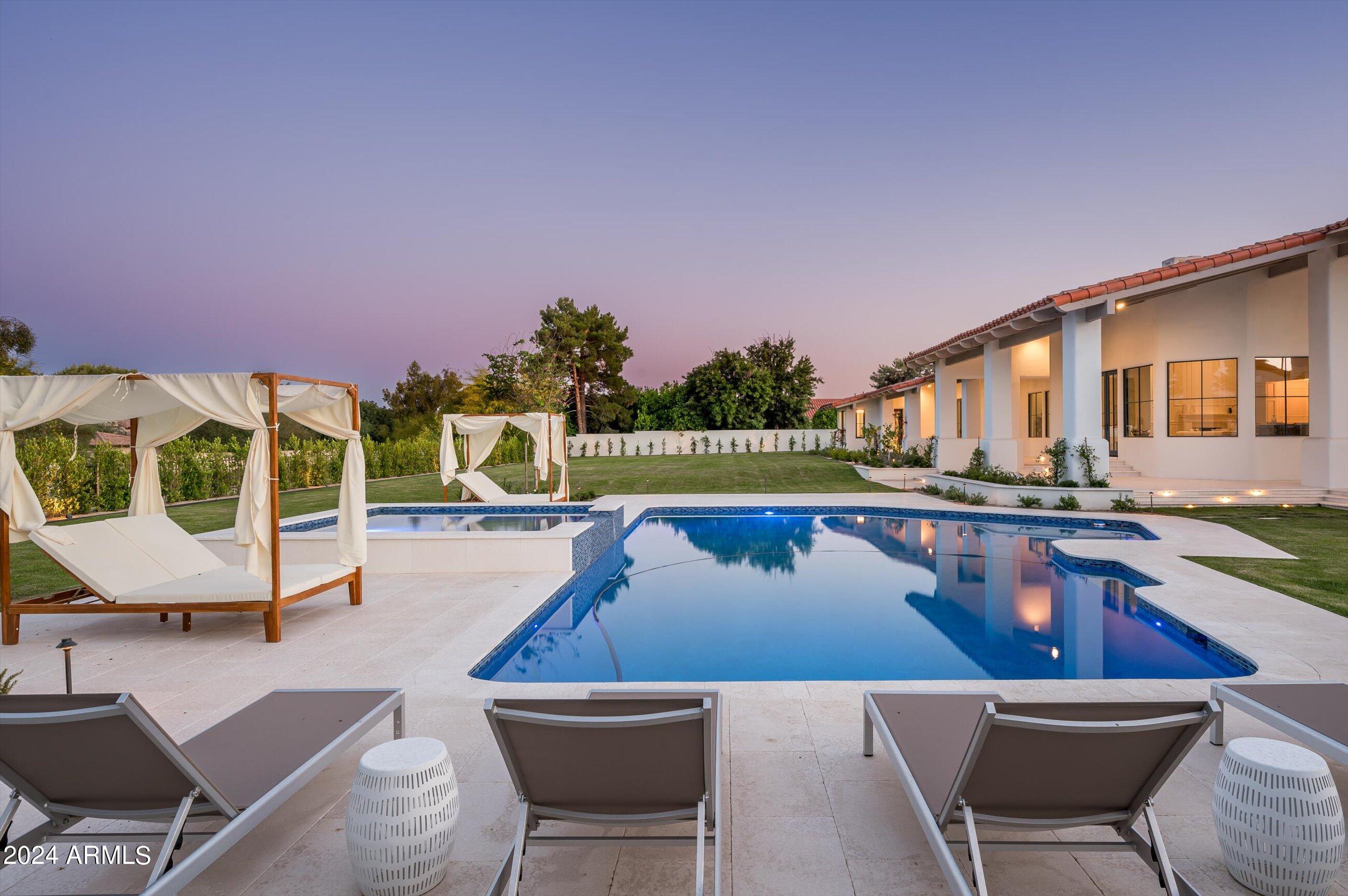 CAMELBACK COUNTRY ESTATES UNIT 1 - Residential