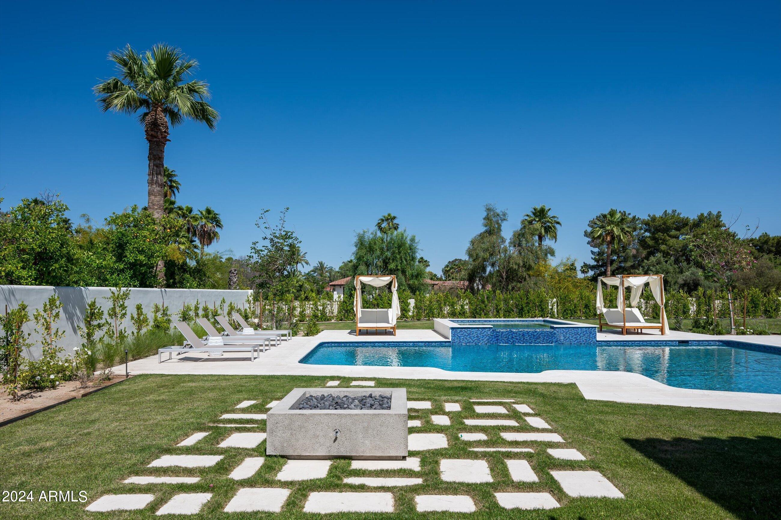 CAMELBACK COUNTRY ESTATES UNIT 1 - Residential