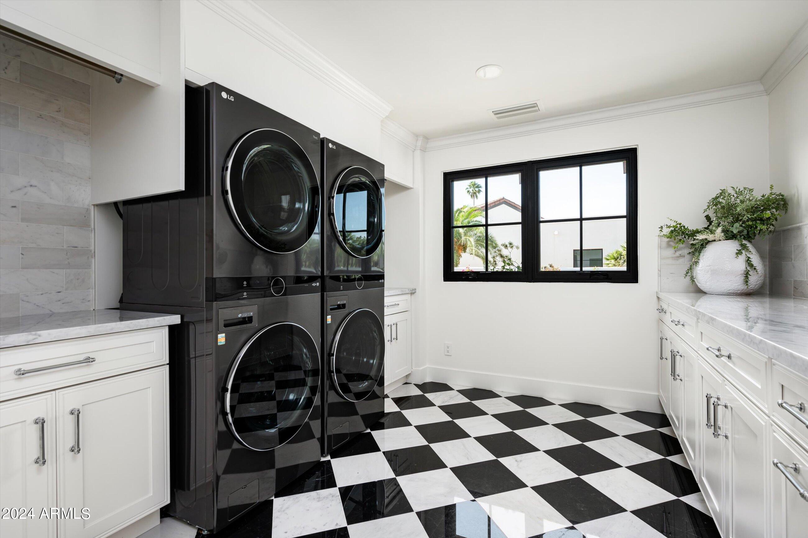 CAMELBACK COUNTRY ESTATES UNIT 1 - Residential