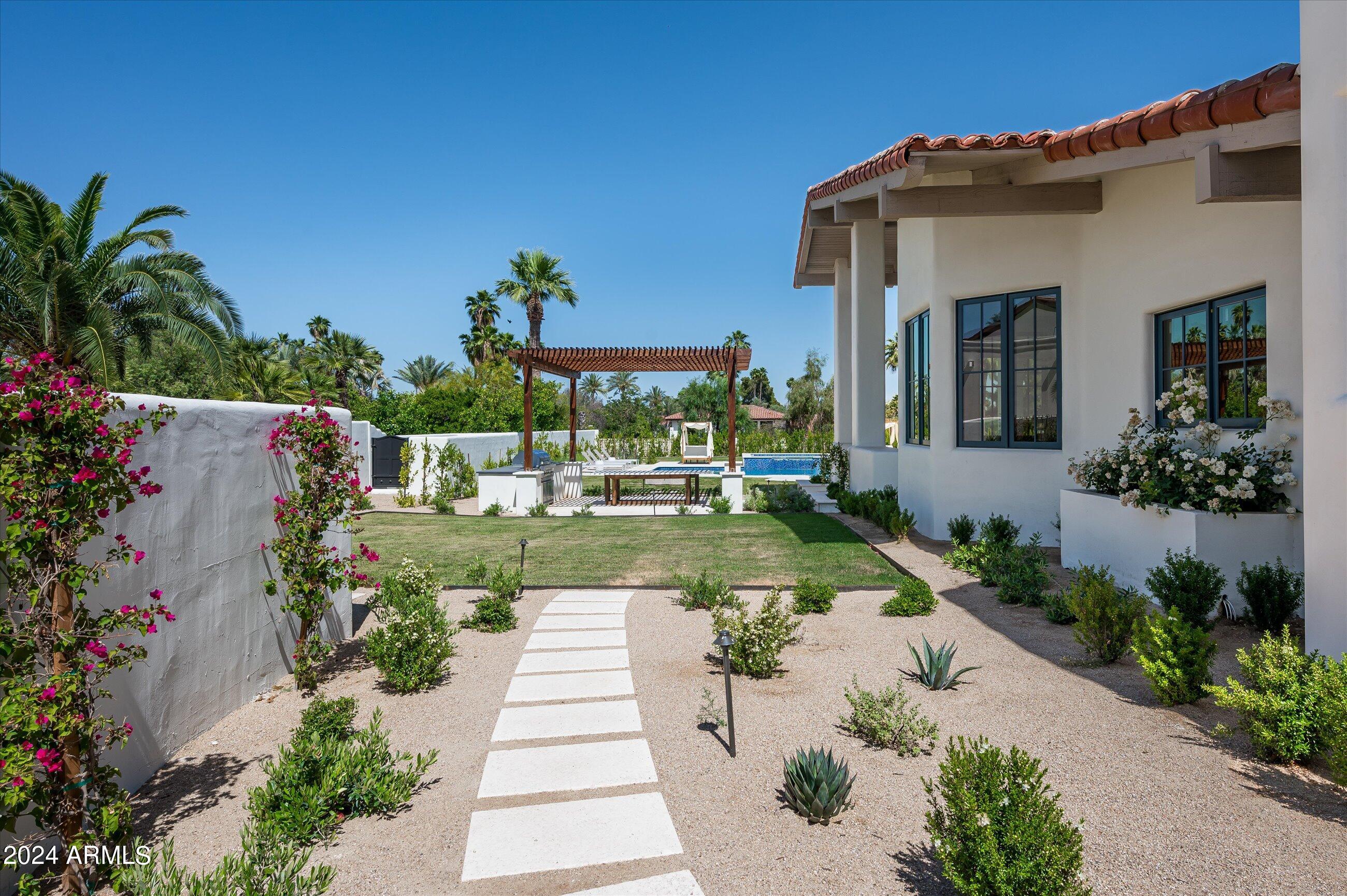 CAMELBACK COUNTRY ESTATES UNIT 1 - Residential