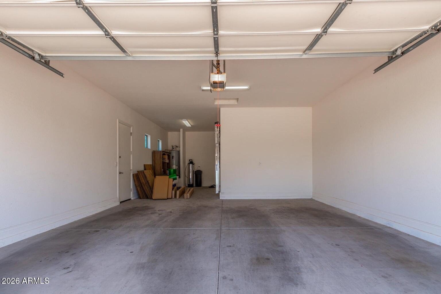 ESTATES AT VELVENDO - Residential Lease