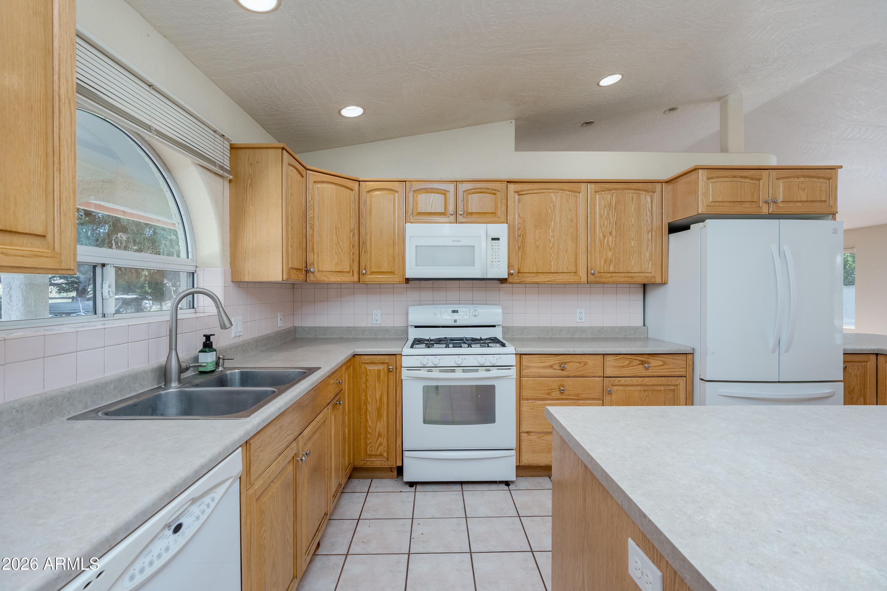 MEL GLO ESTATES - Residential