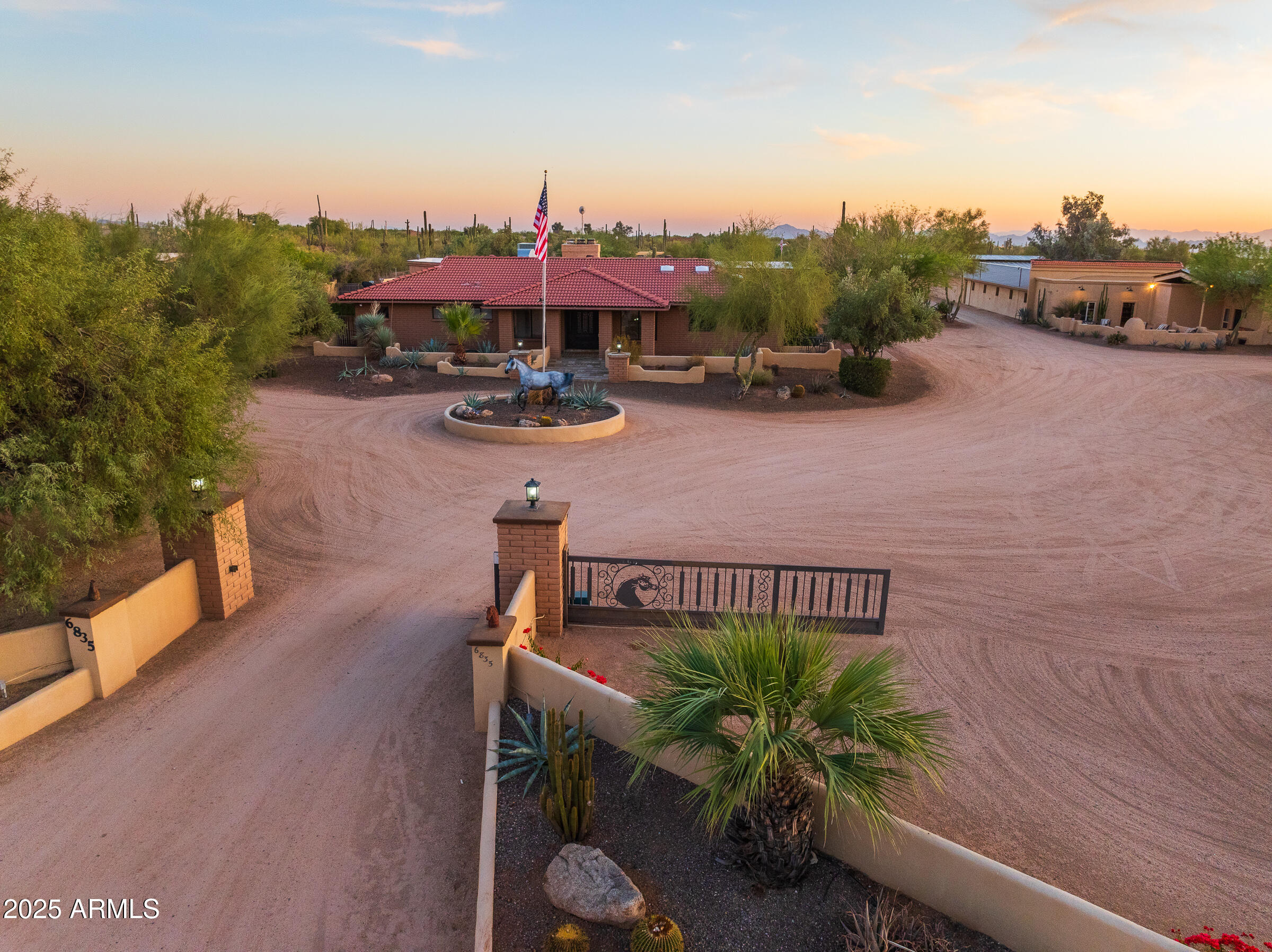 CUSTOM SCOTTSDALE RANCH - Residential