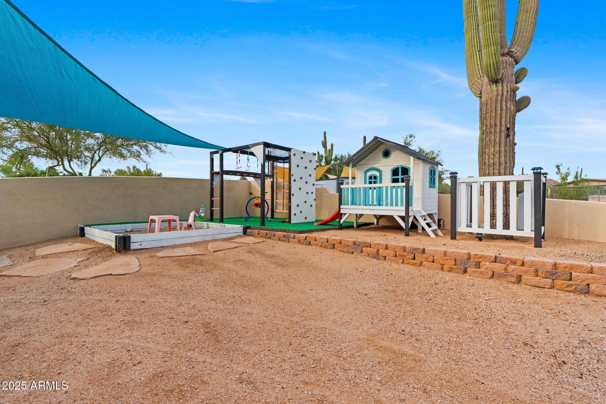 CUSTOM SCOTTSDALE RANCH - Residential