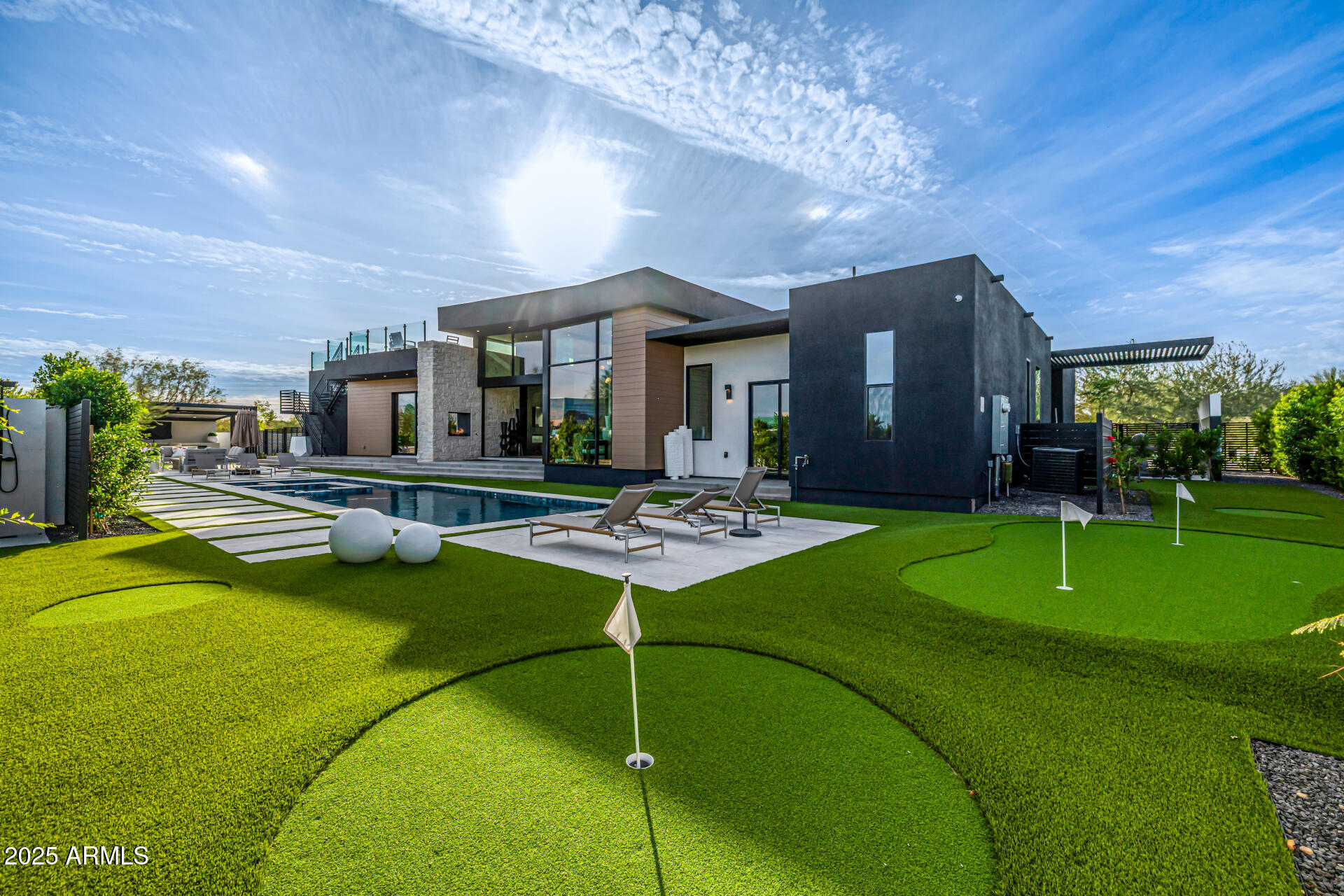 WHITE ESTATES AMD - Residential
