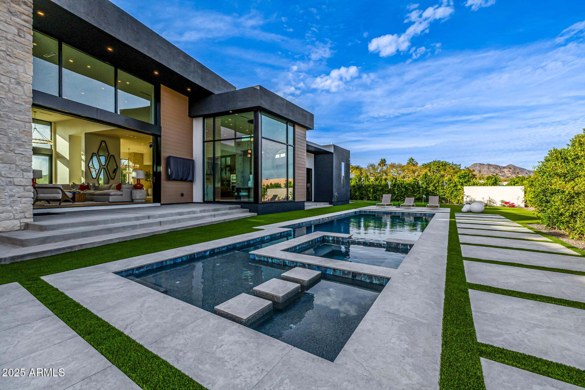 WHITE ESTATES AMD - Residential