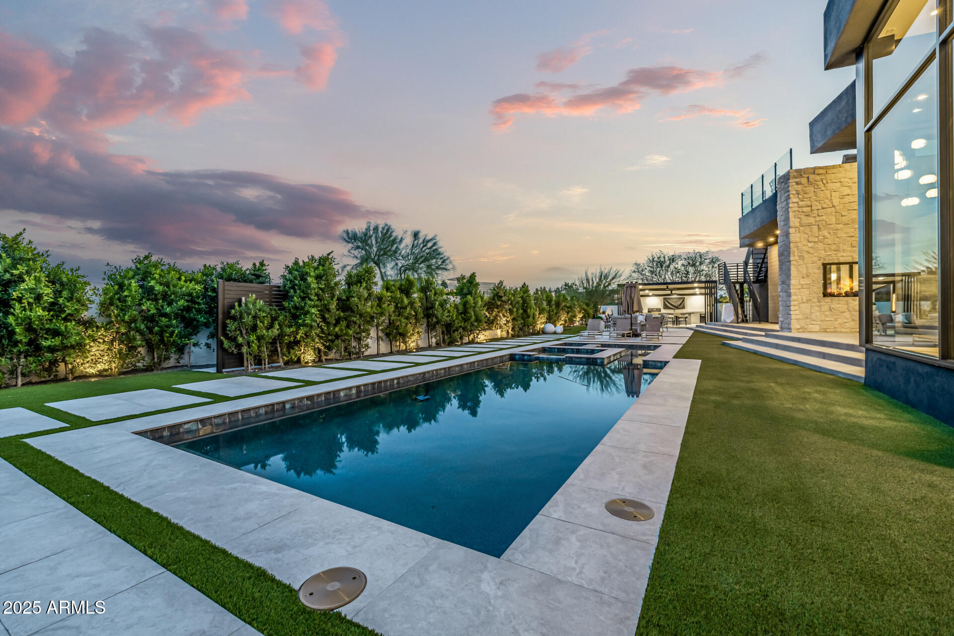 WHITE ESTATES AMD - Residential