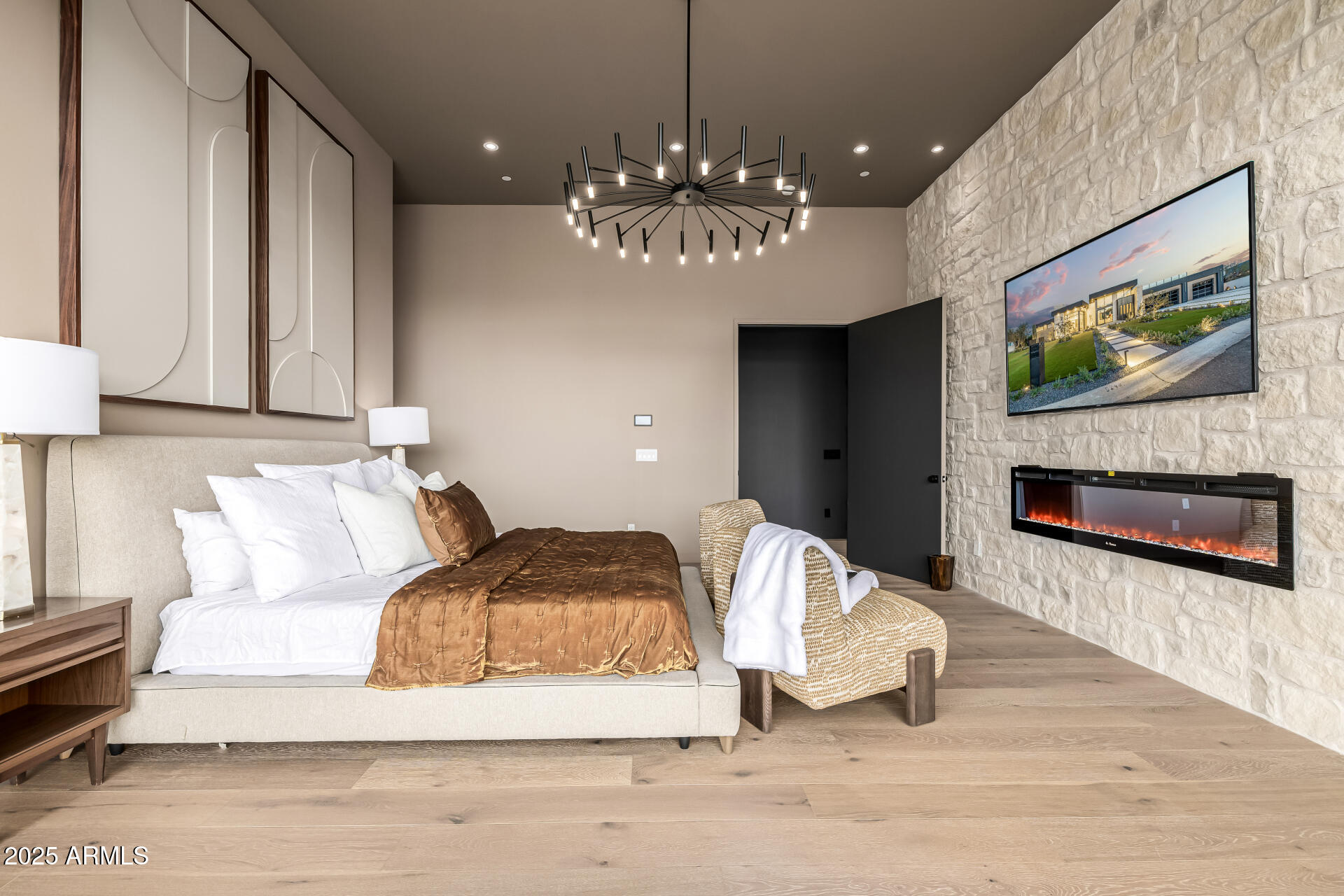WHITE ESTATES AMD - Residential