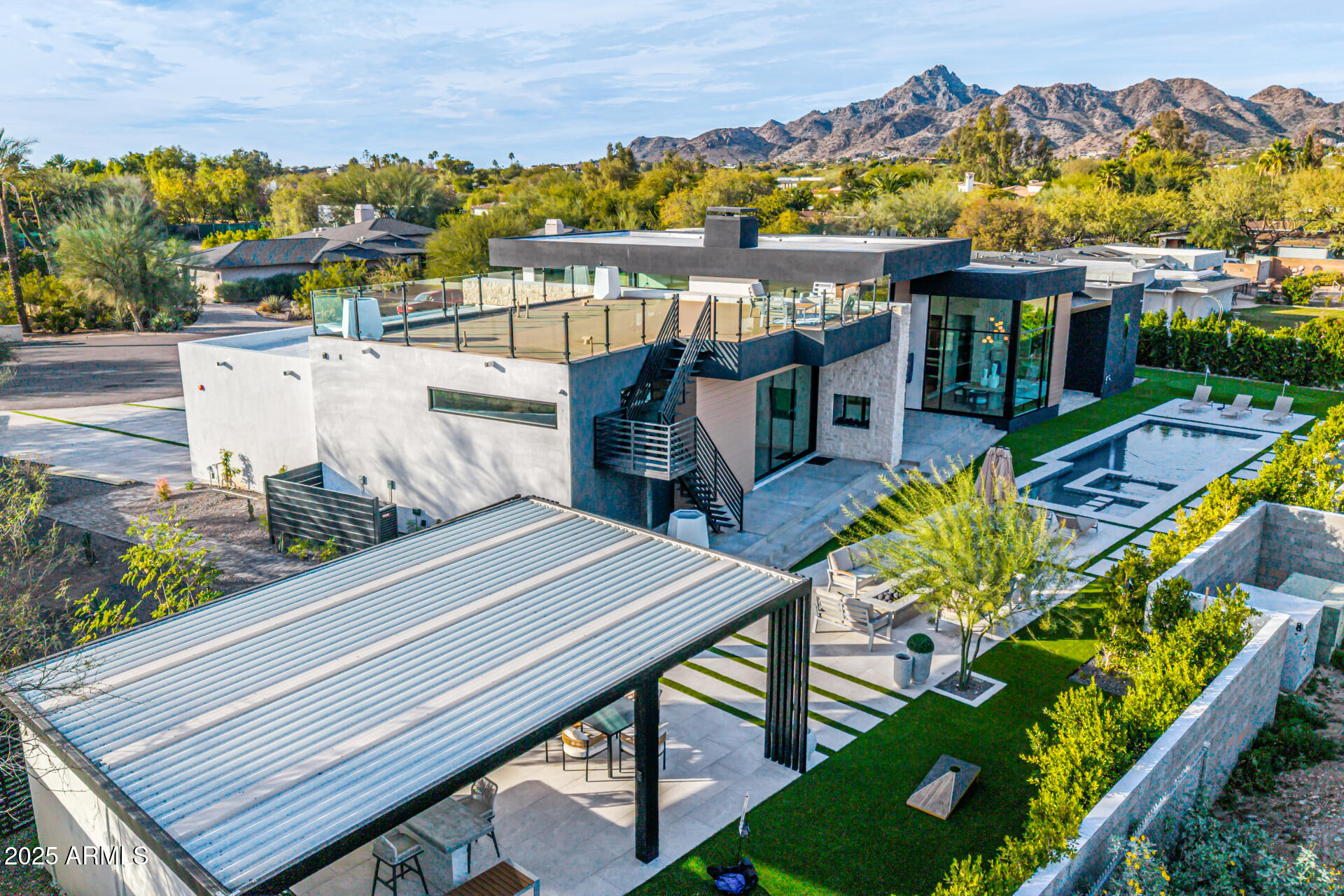 WHITE ESTATES AMD - Residential
