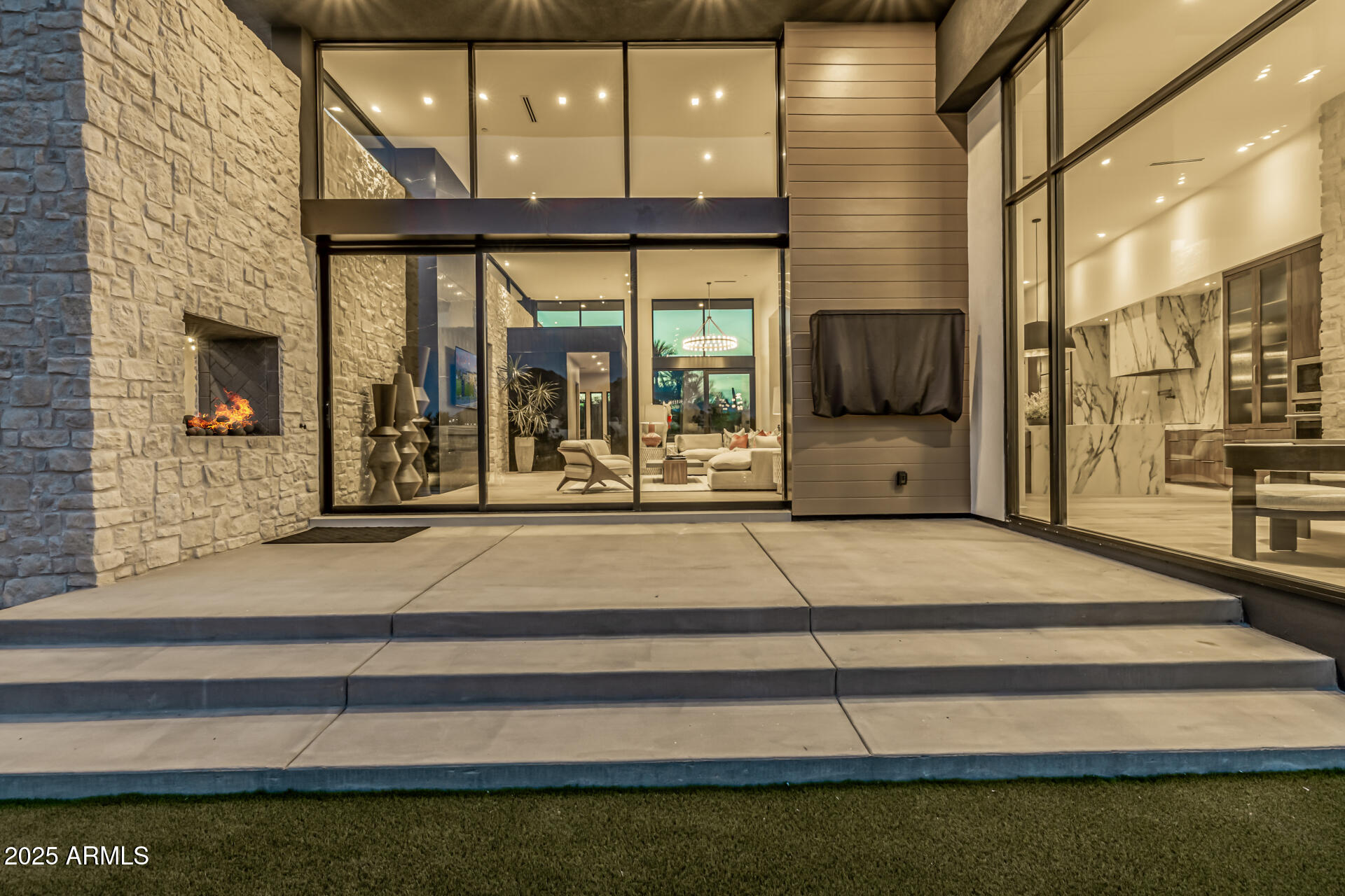 WHITE ESTATES AMD - Residential