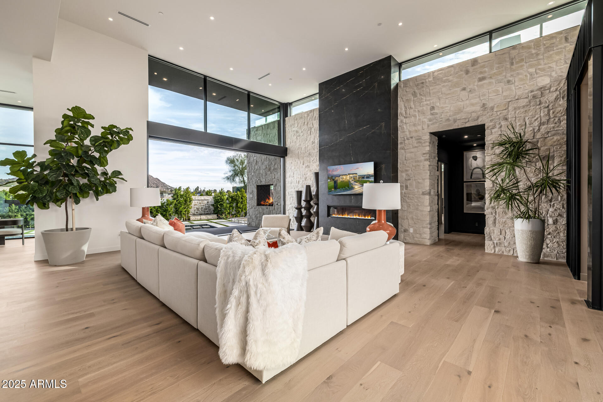 WHITE ESTATES AMD - Residential