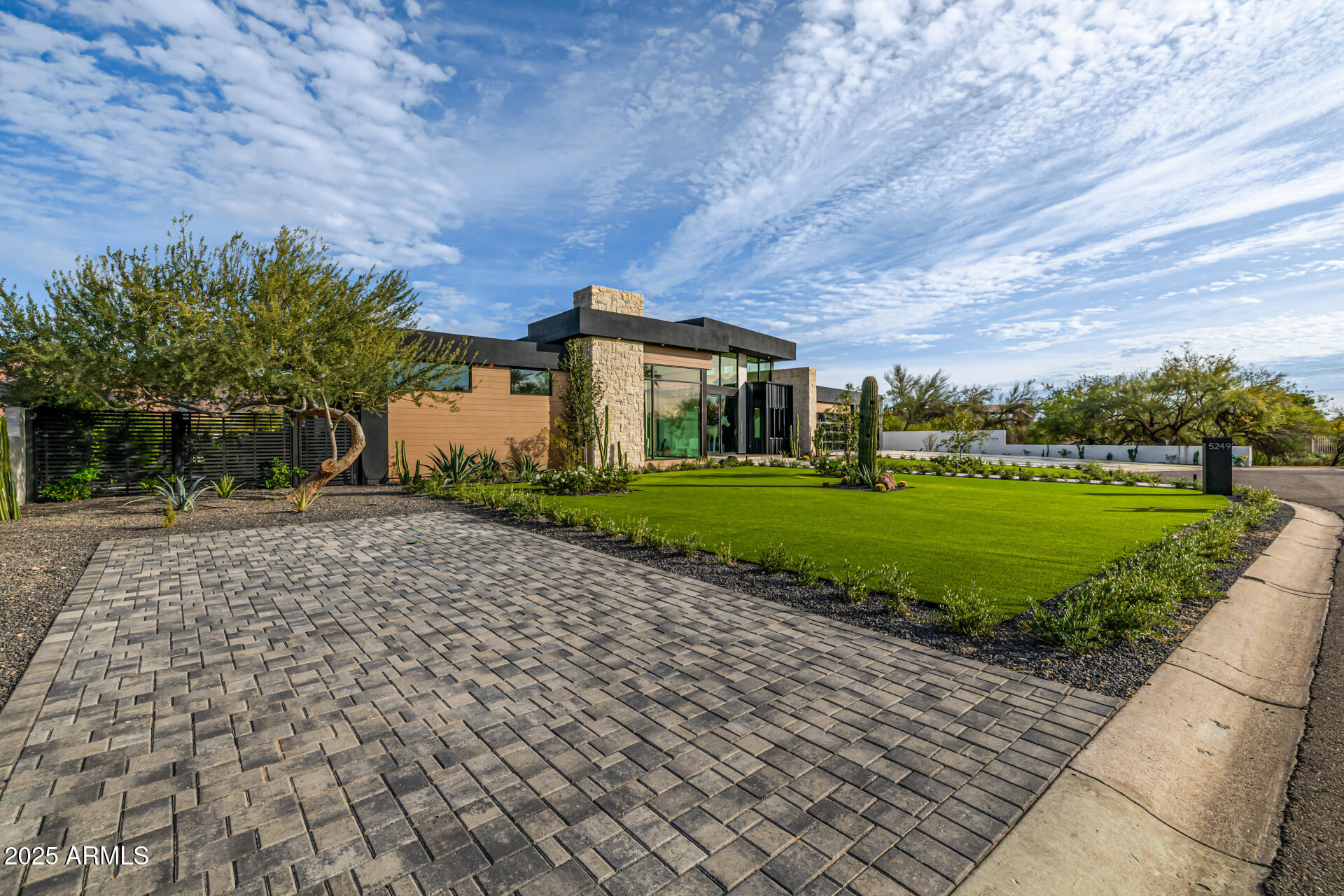 WHITE ESTATES AMD - Residential