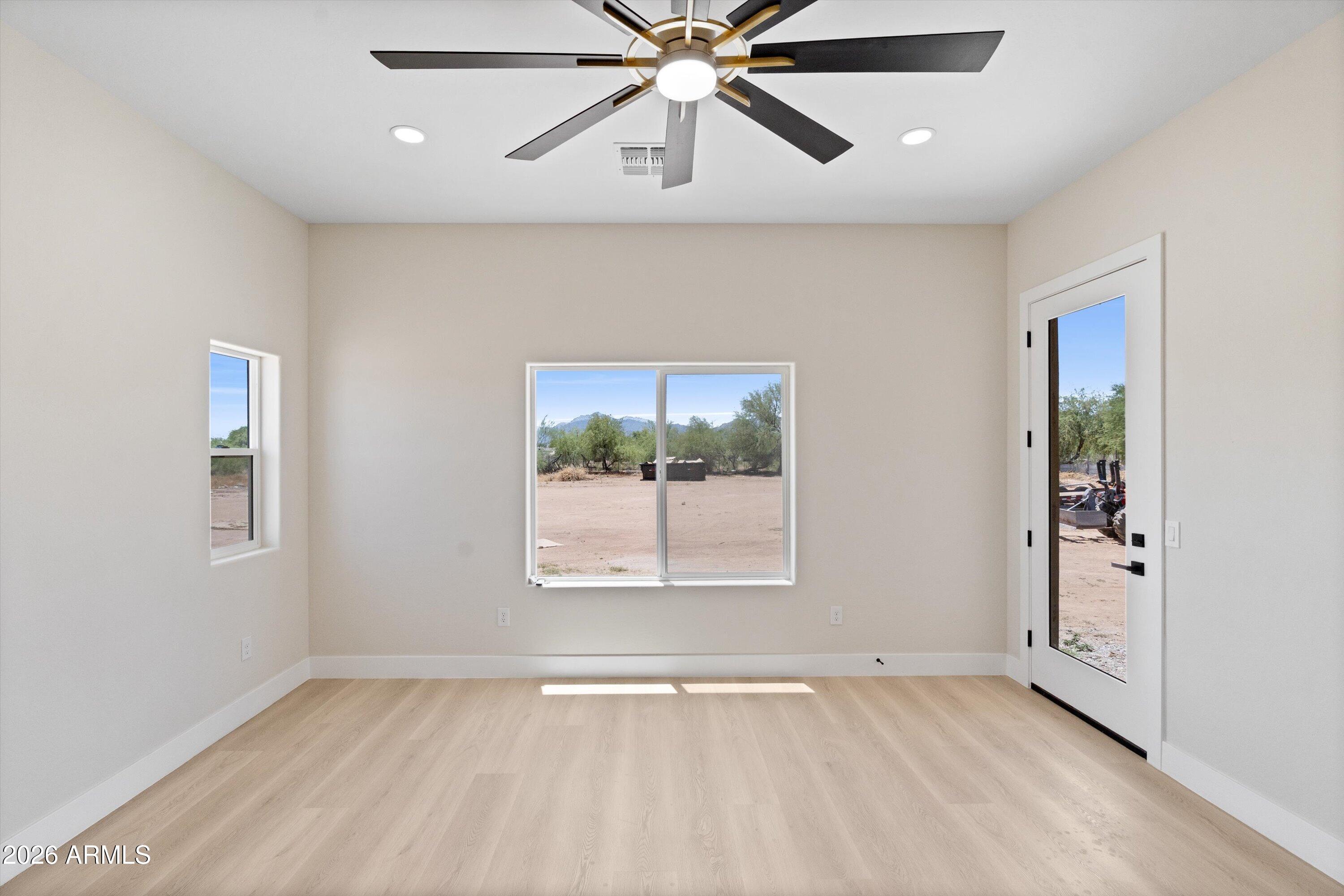 W2 S 304.1F OF E 320F OF W 668F OF N2 NW4 NE4 SEC 19 P/F 20240299190 - Residential