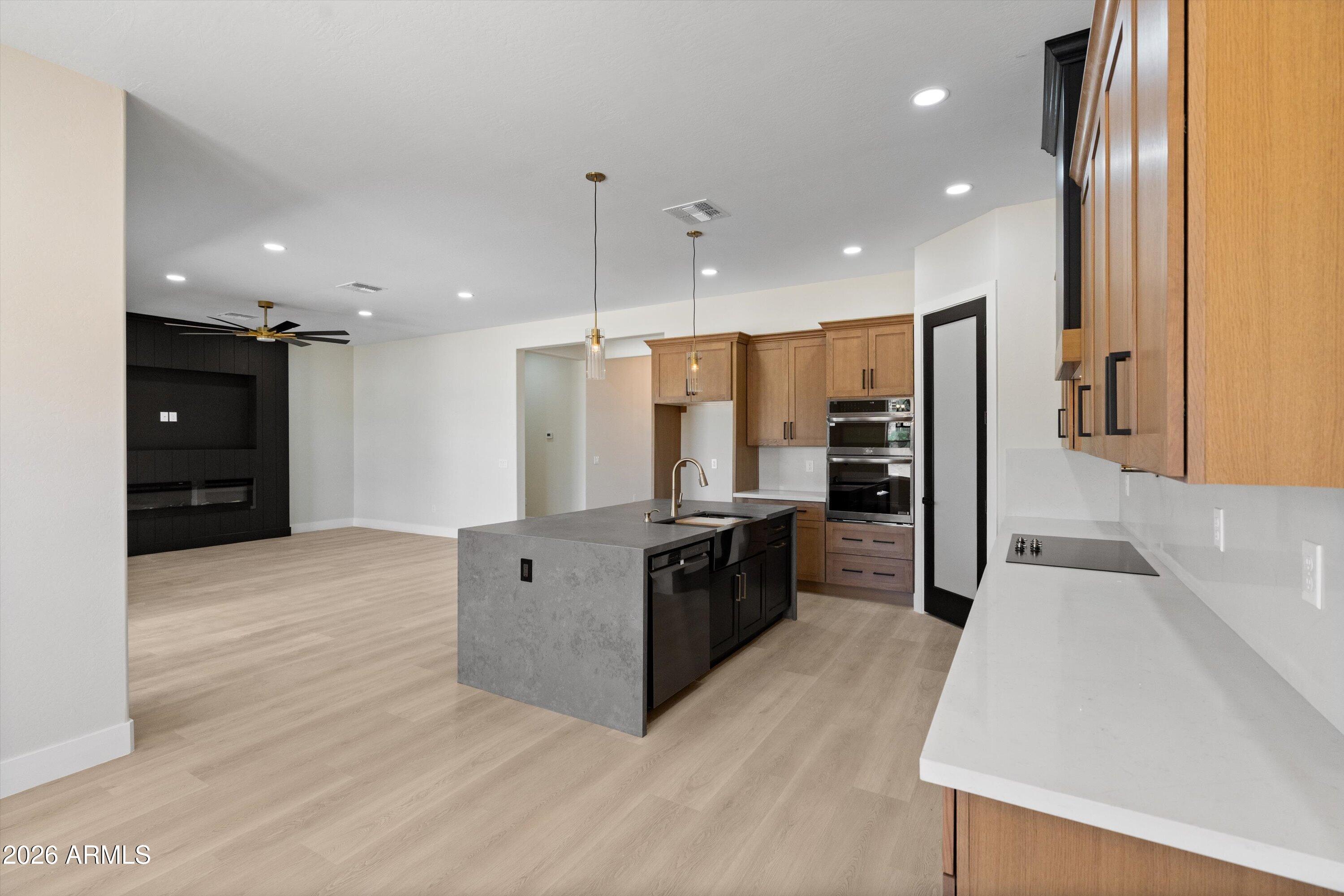 W2 S 304.1F OF E 320F OF W 668F OF N2 NW4 NE4 SEC 19 P/F 20240299190 - Residential