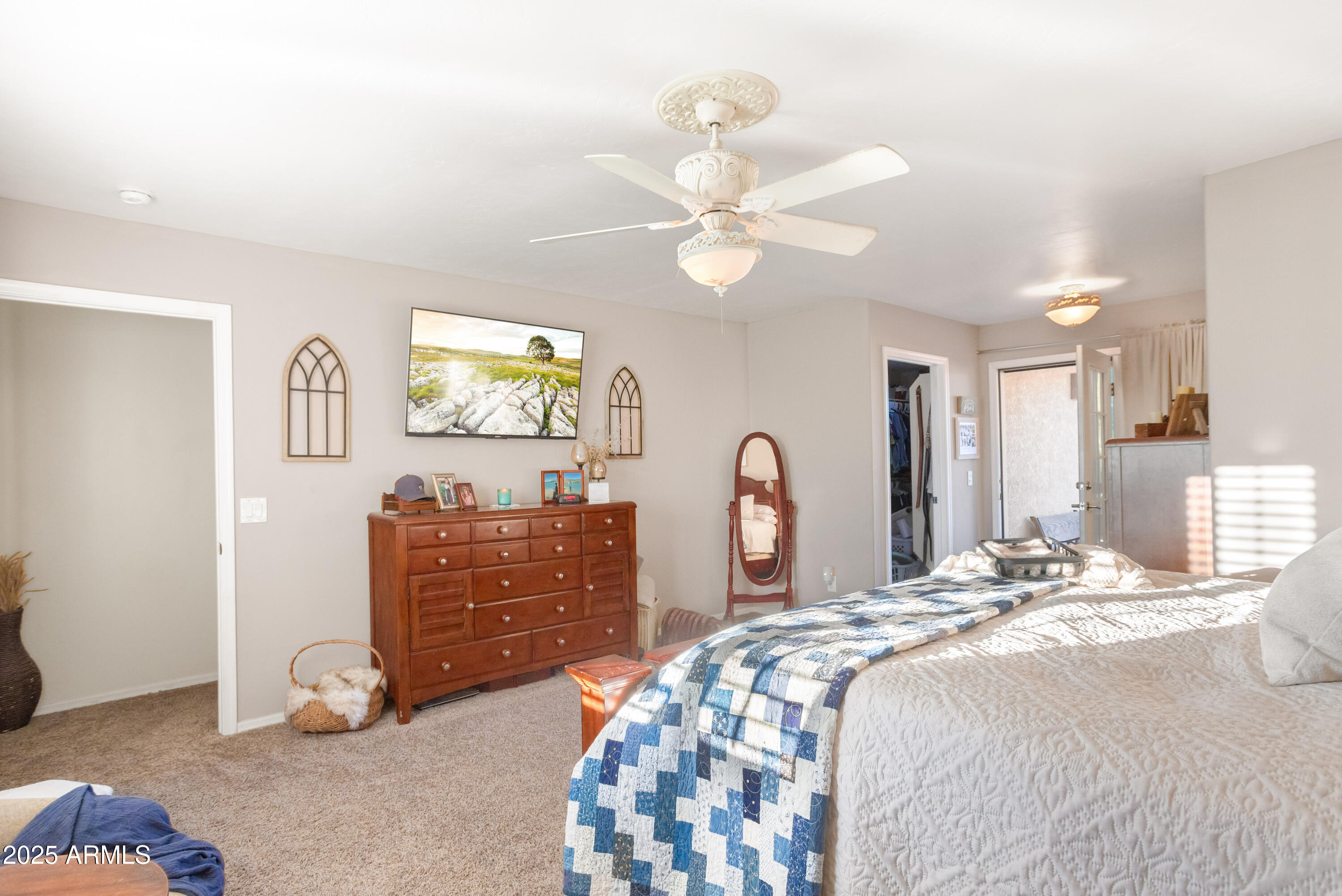 KINGS MANOR - Residential