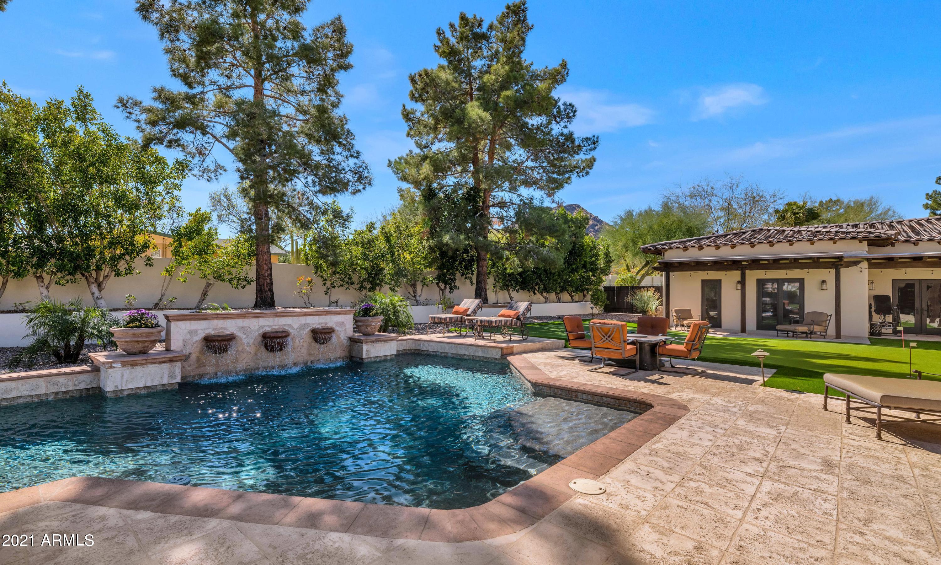 BRET HILLS - Residential