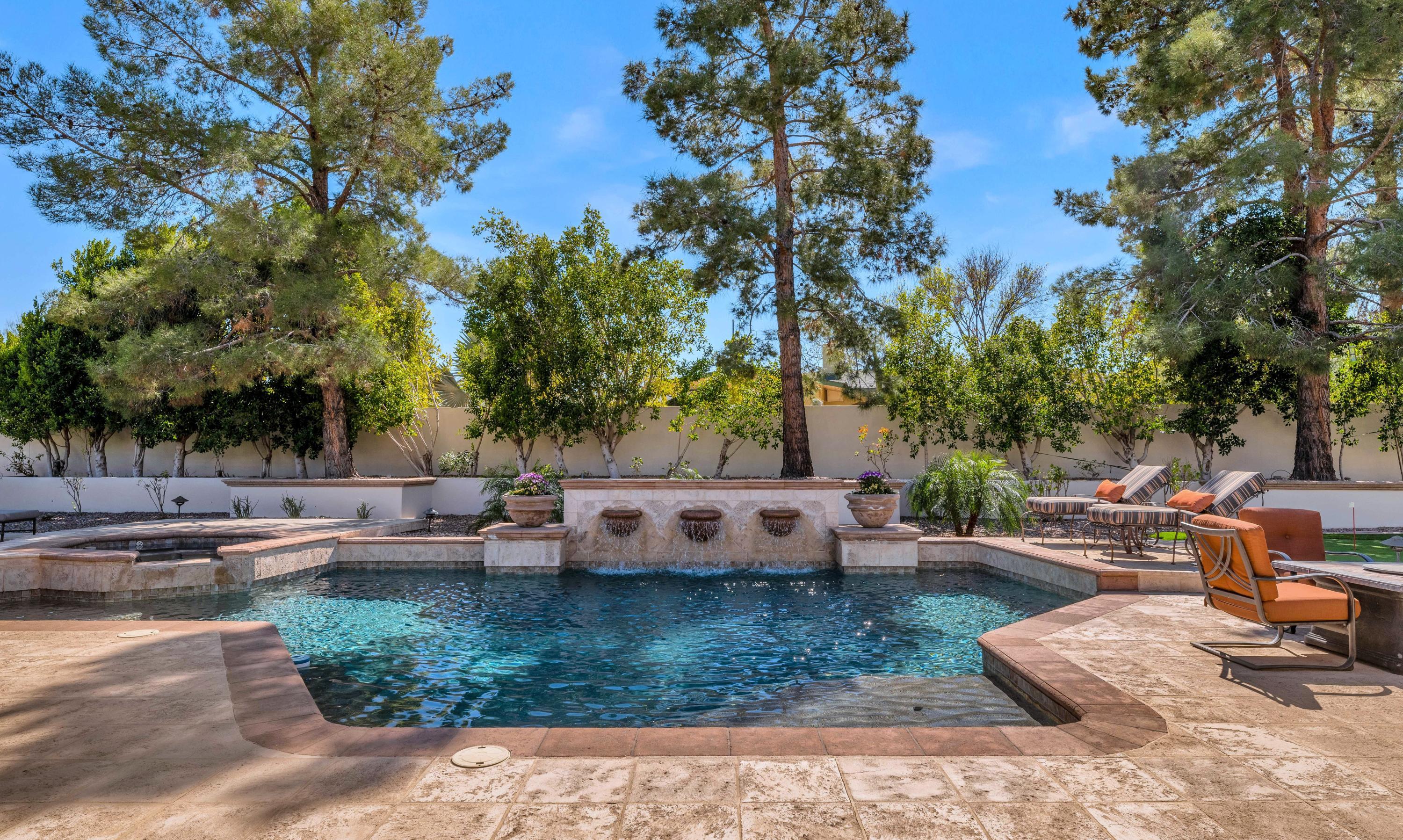 BRET HILLS - Residential