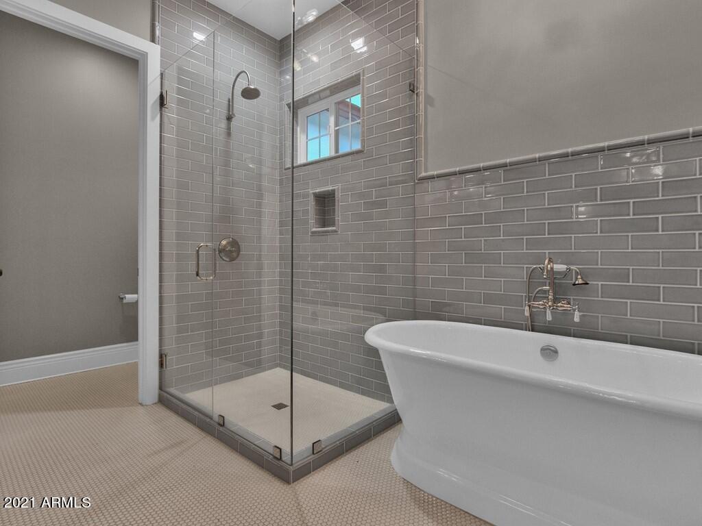 FAIRLANE - Residential