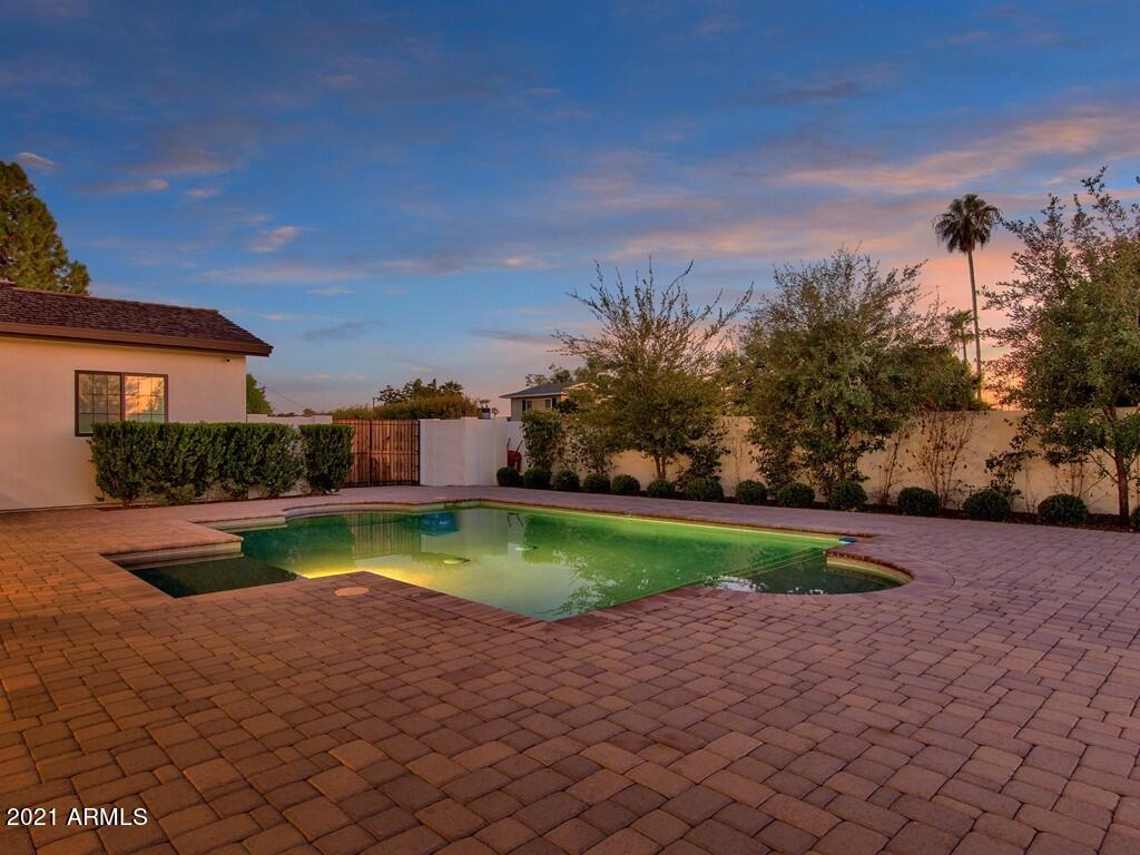 FAIRLANE - Residential