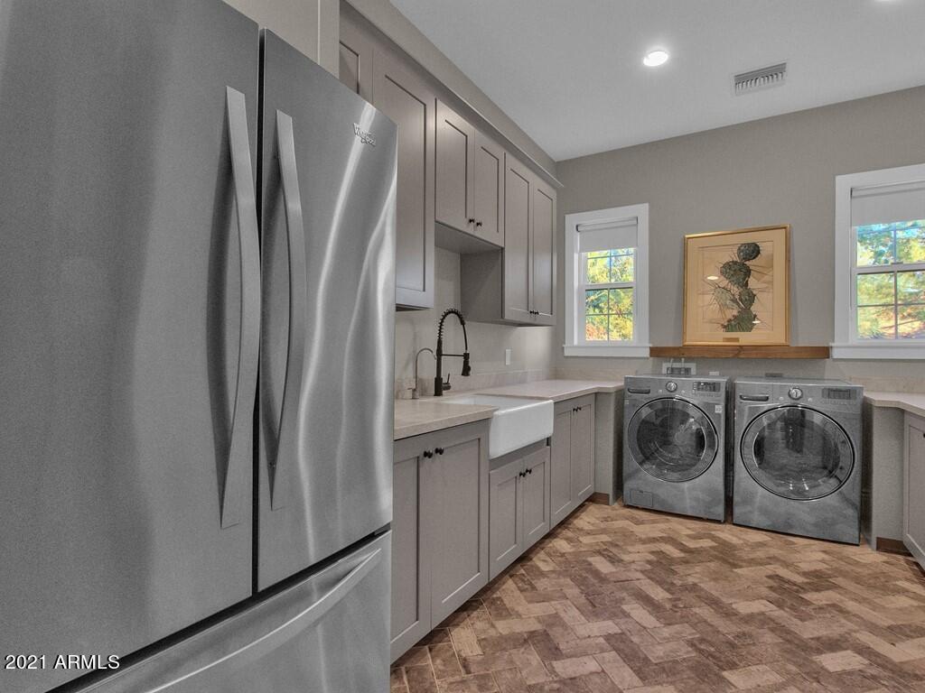 FAIRLANE - Residential