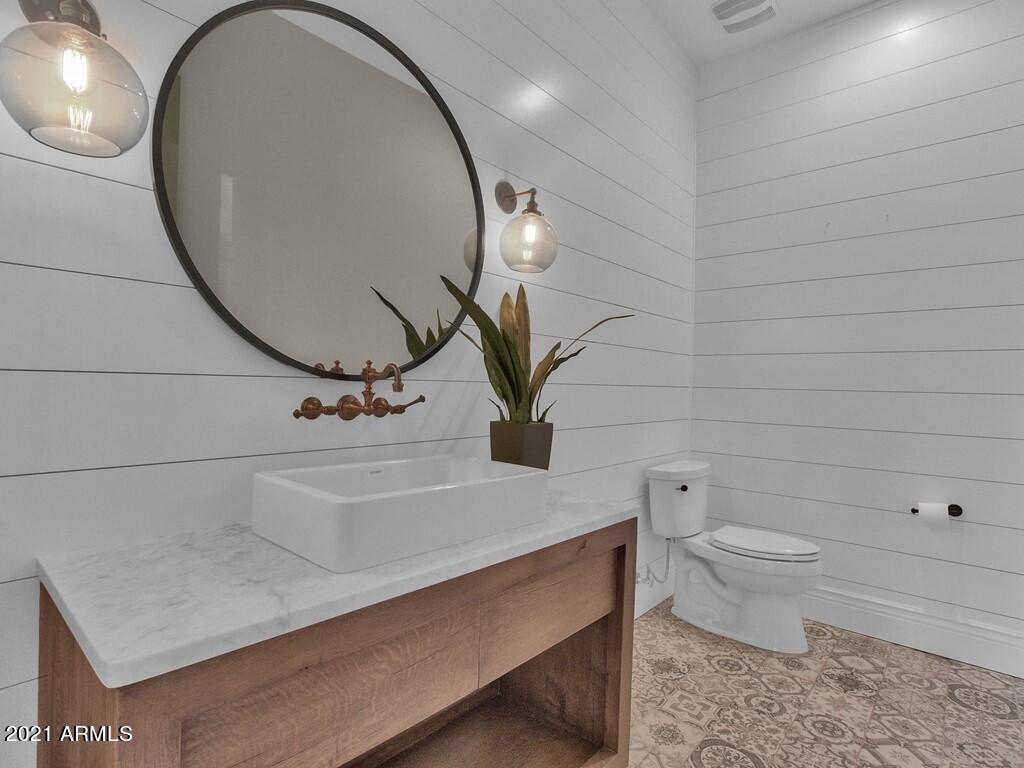 FAIRLANE - Residential