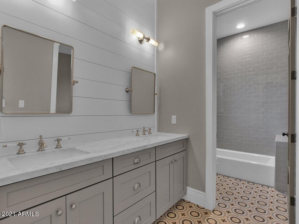 FAIRLANE - Residential